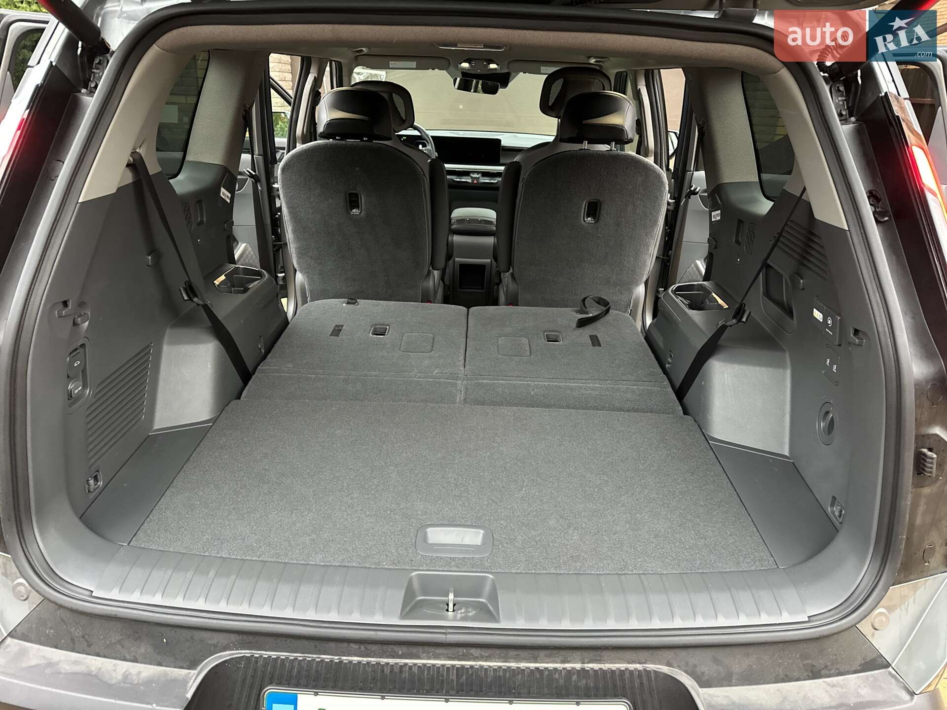 Kia EV9 2023 VIN KNDAB5S11R6030524 фото оголошення 8 з 35