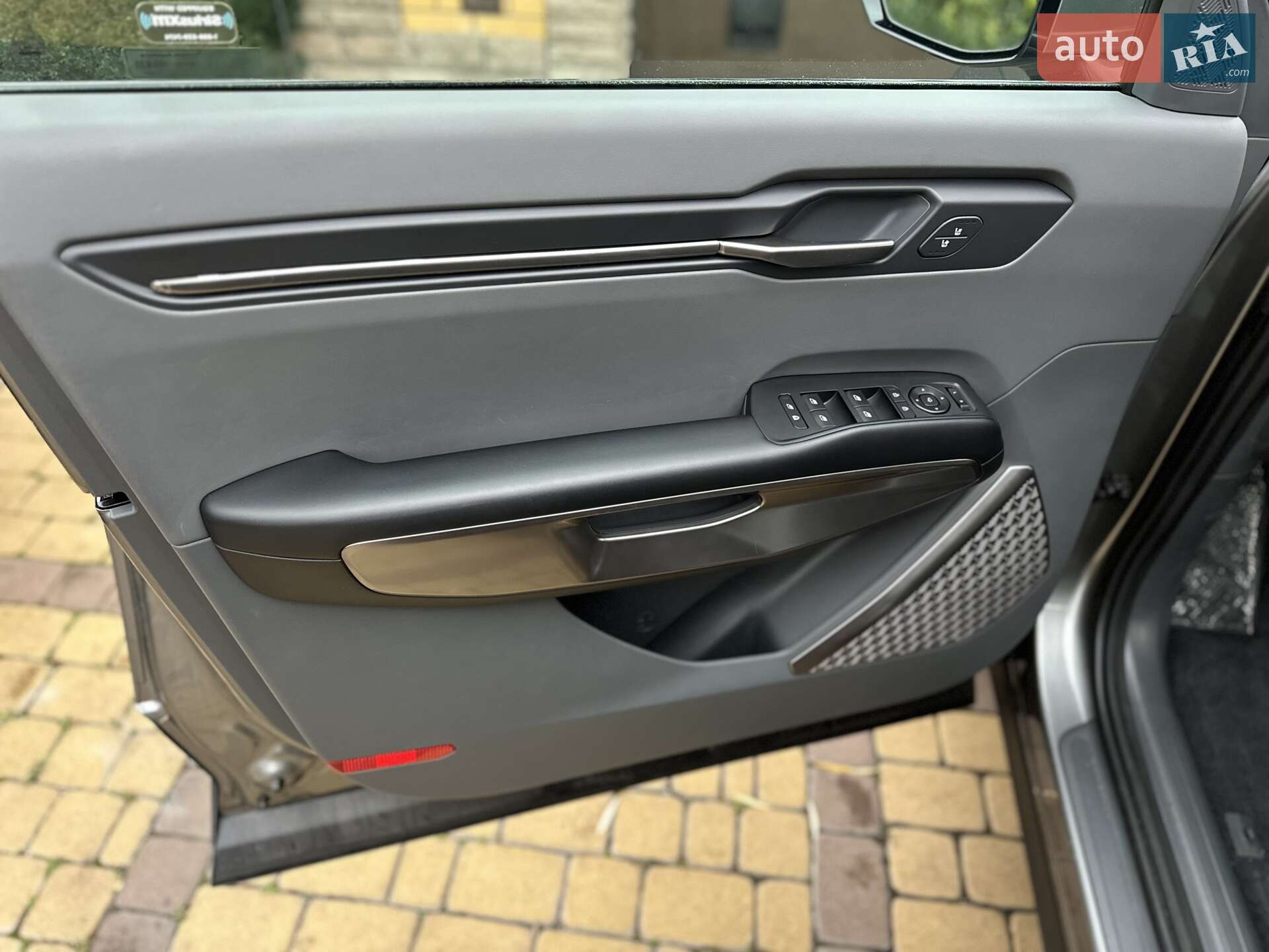Kia EV9 2023 VIN KNDAB5S11R6030524 фото оголошення 17 з 35