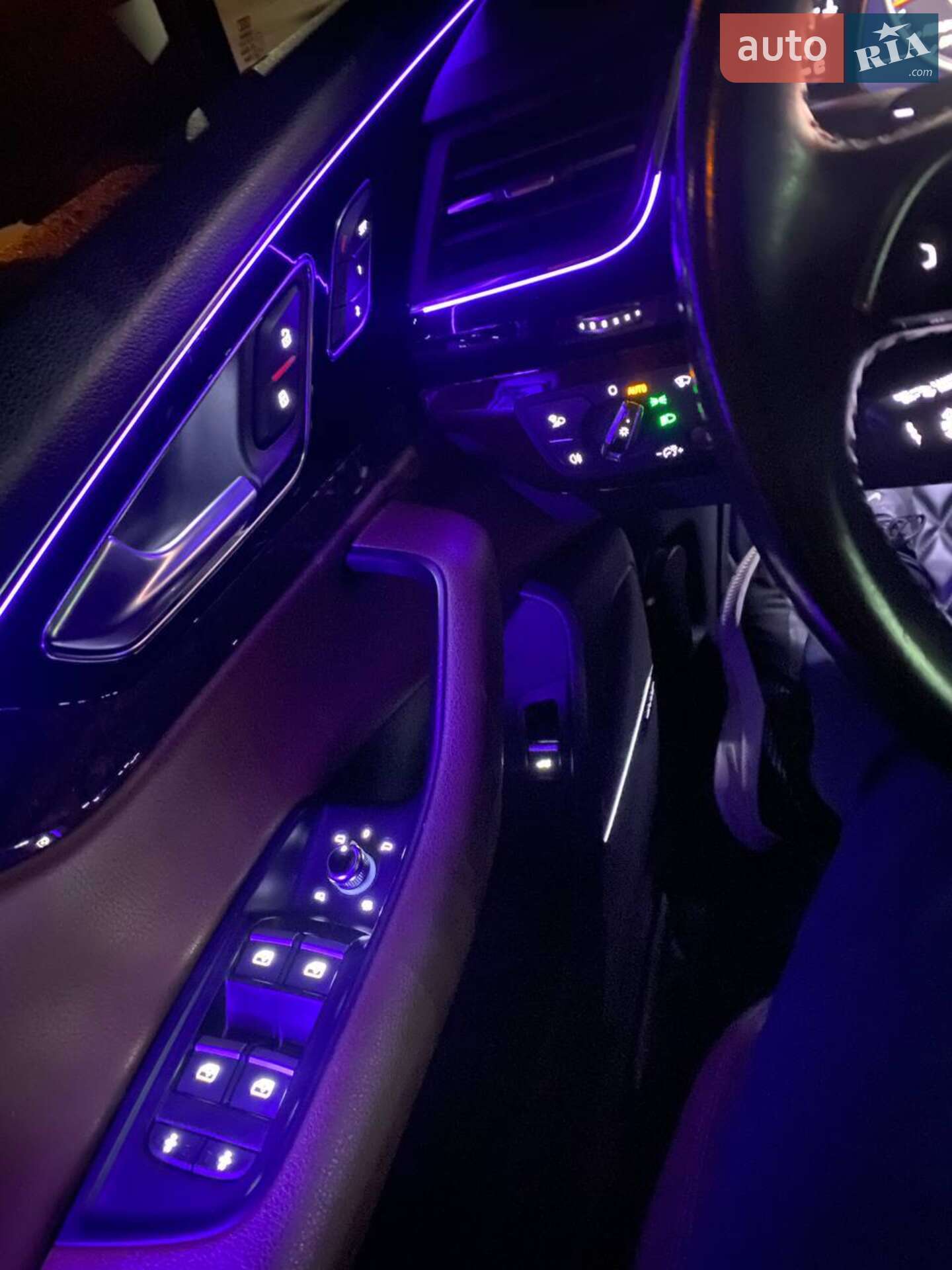 Audi Q7 2017 VIN WA1VAAF7XJD017583 фото оголошення 13 з 23