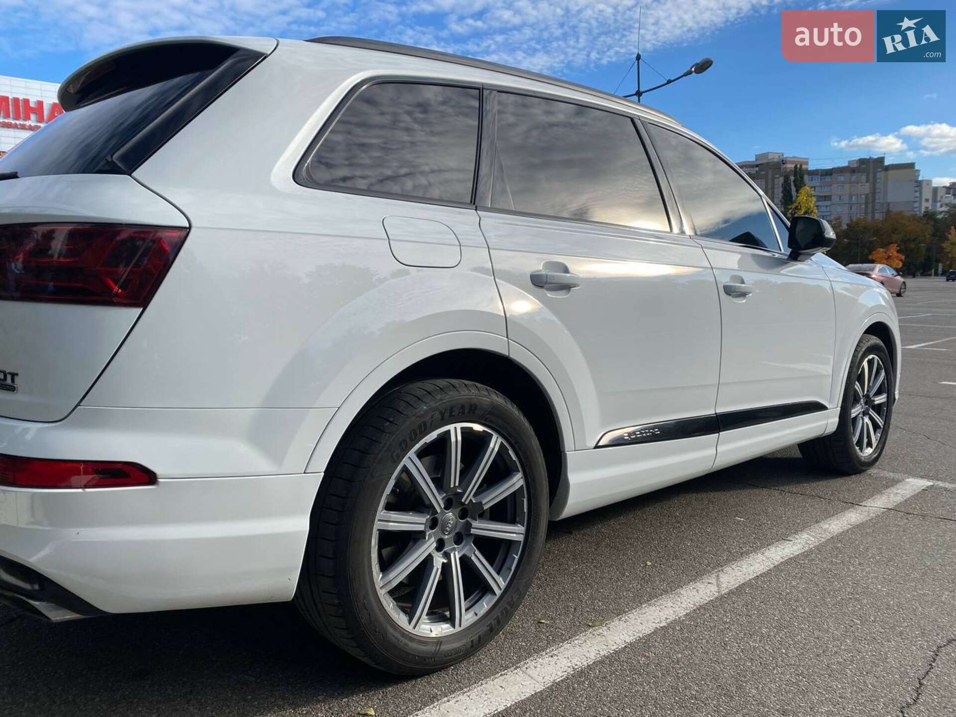 Audi Q7 2017 VIN WA1VAAF7XJD017583 фото оголошення 22 з 23