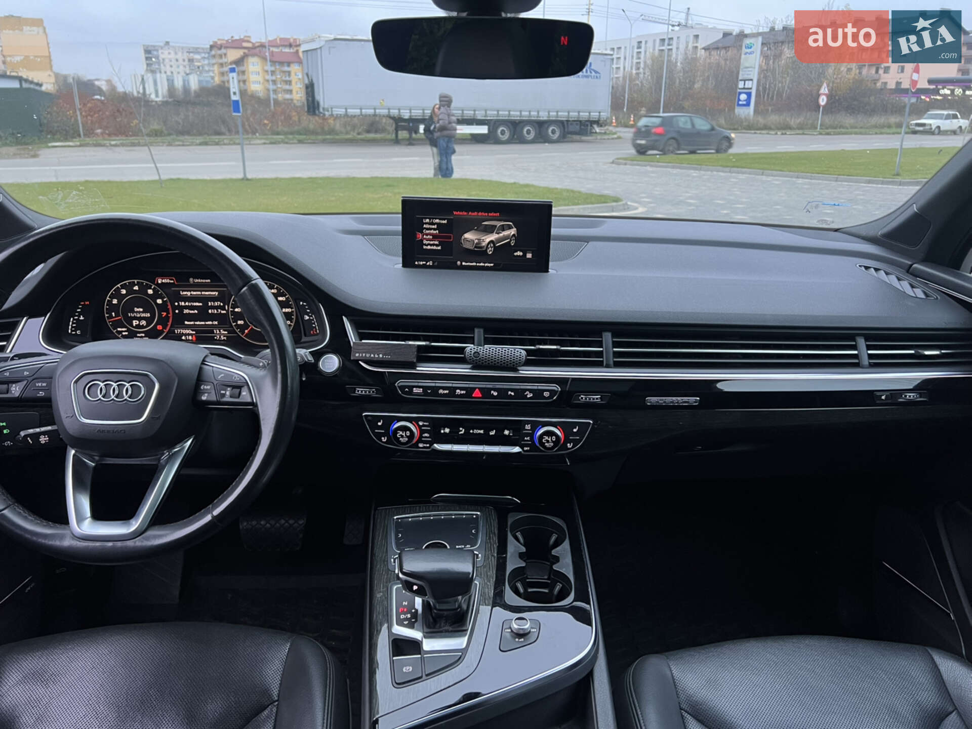 Audi Q7 2019 VIN WA1LAAF72KD046763 фото оголошення 24 з 30