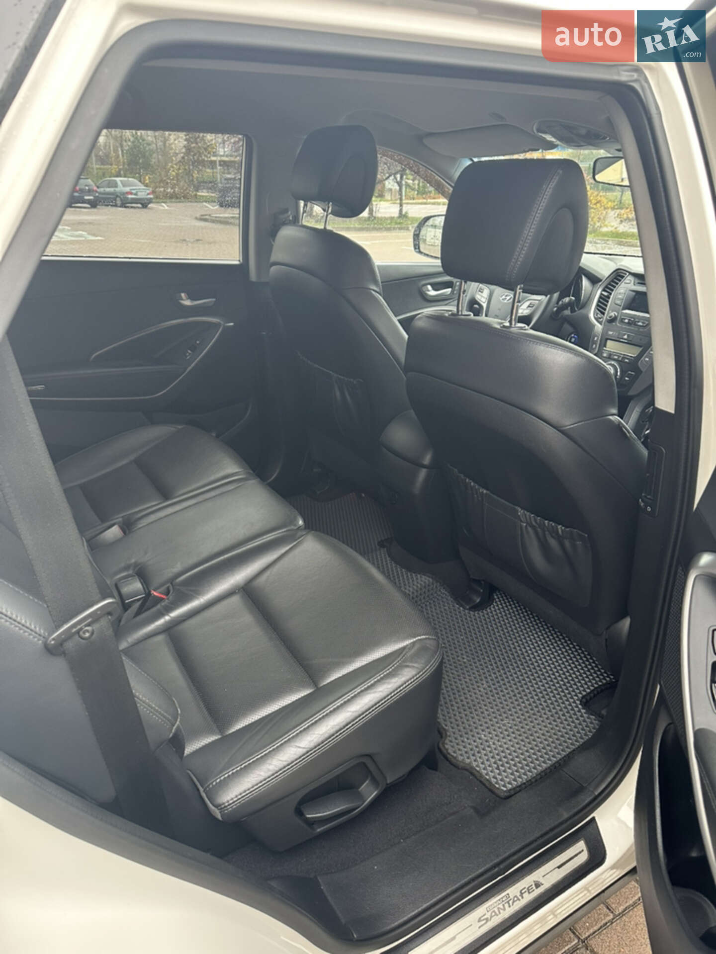 Hyundai Grand Santa Fe 2015 VIN KMHSN81XDFU119680 фото оголошення 4 з 16