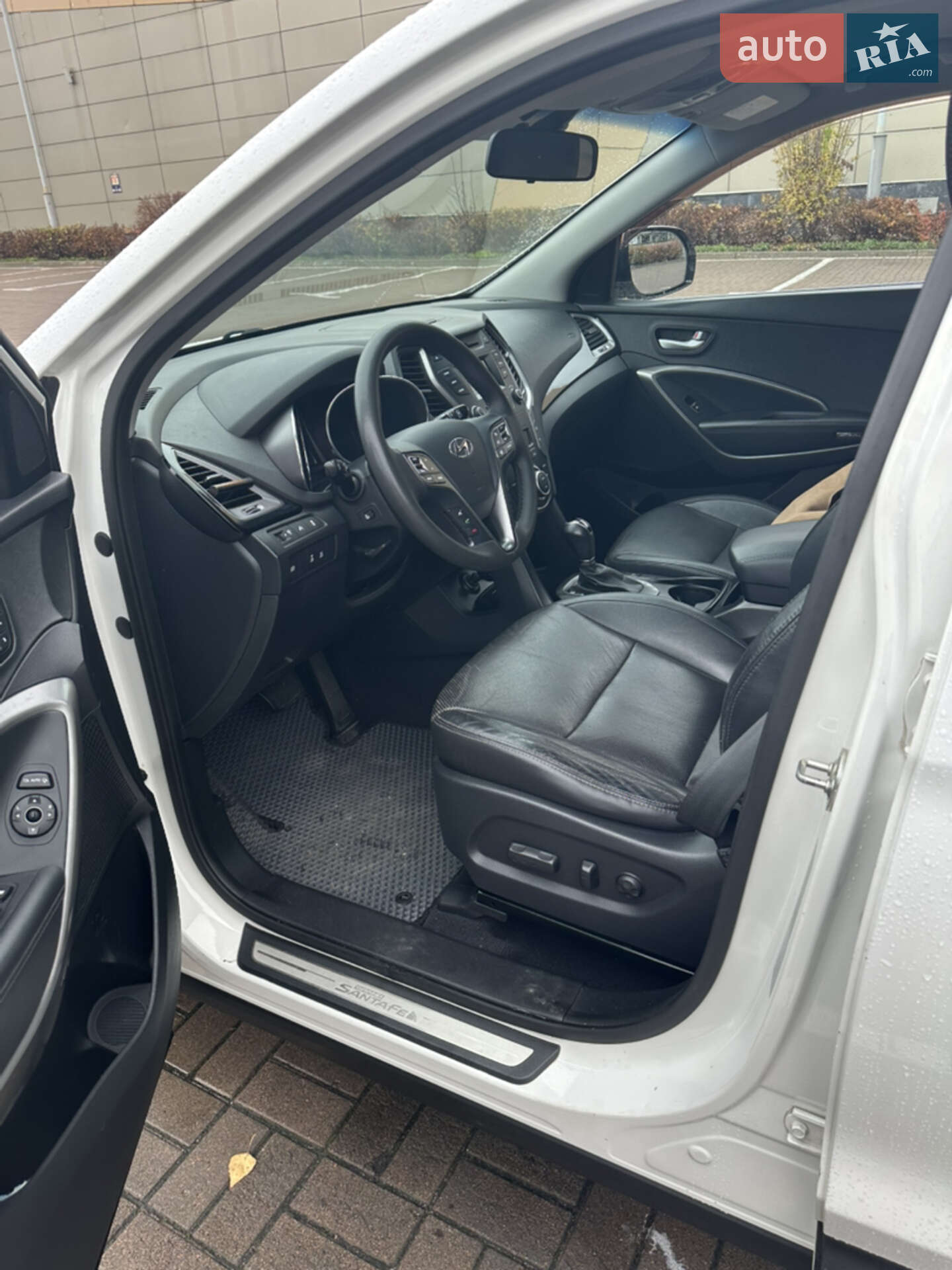Hyundai Grand Santa Fe 2015 VIN KMHSN81XDFU119680 фото оголошення 7 з 16