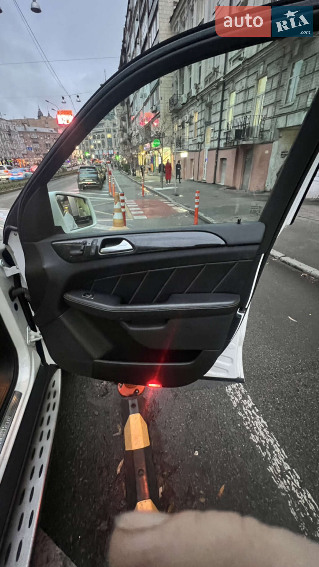 Mercedes-Benz GL-Class 2015 VIN WDC1668241A590973 фото оголошення 10 з 55