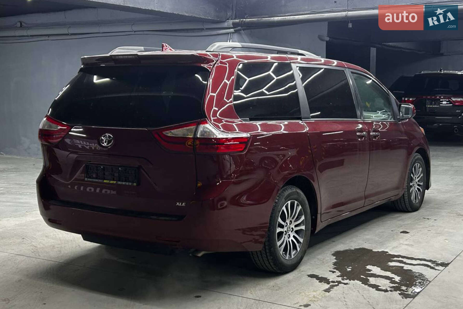 Toyota Sienna 2018 VIN 5TDYZ3DC9KS996137 фото оголошення 6 з 23