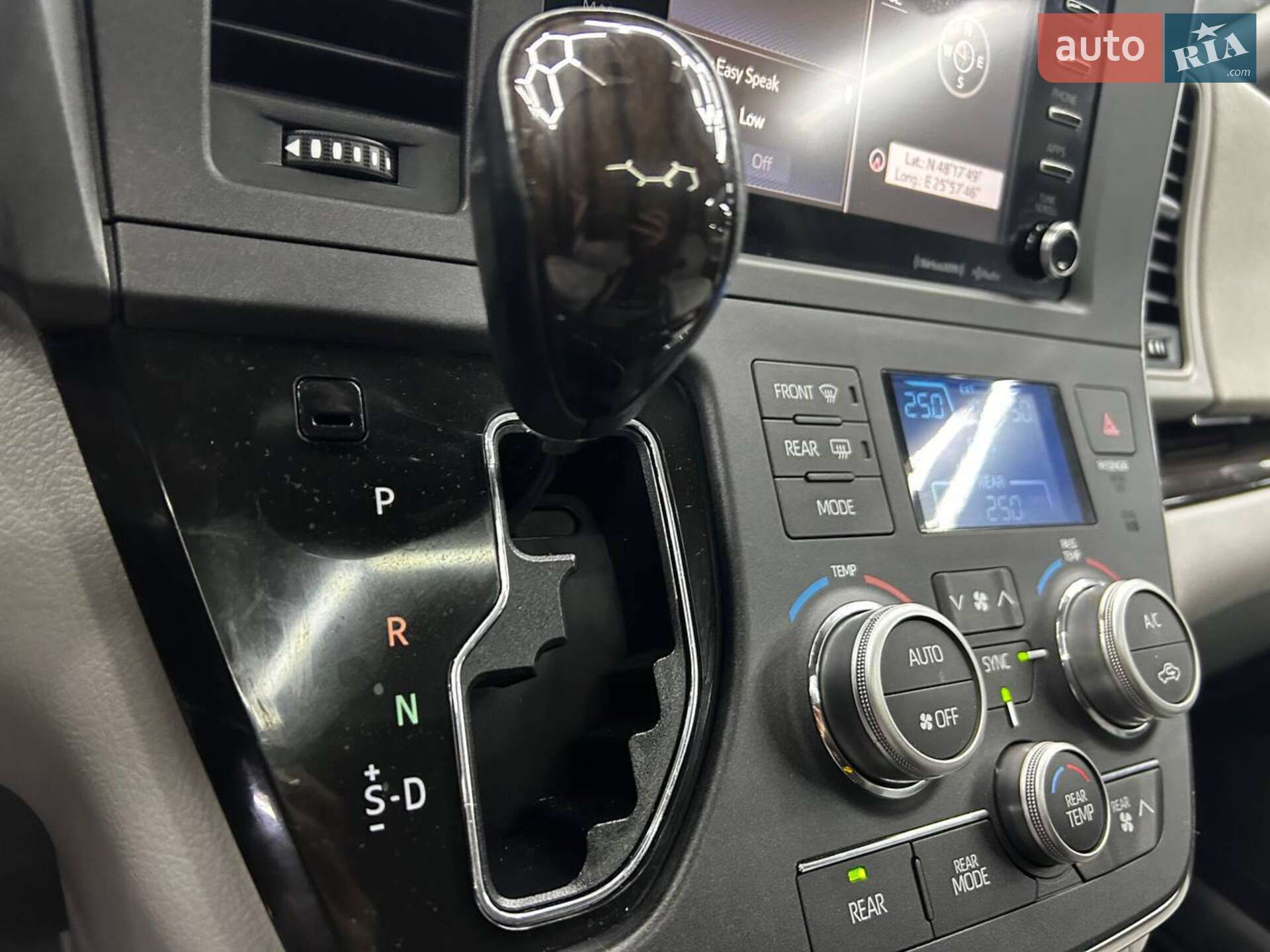 Toyota Sienna 2018 VIN 5TDYZ3DC9KS996137 фото оголошення 18 з 23