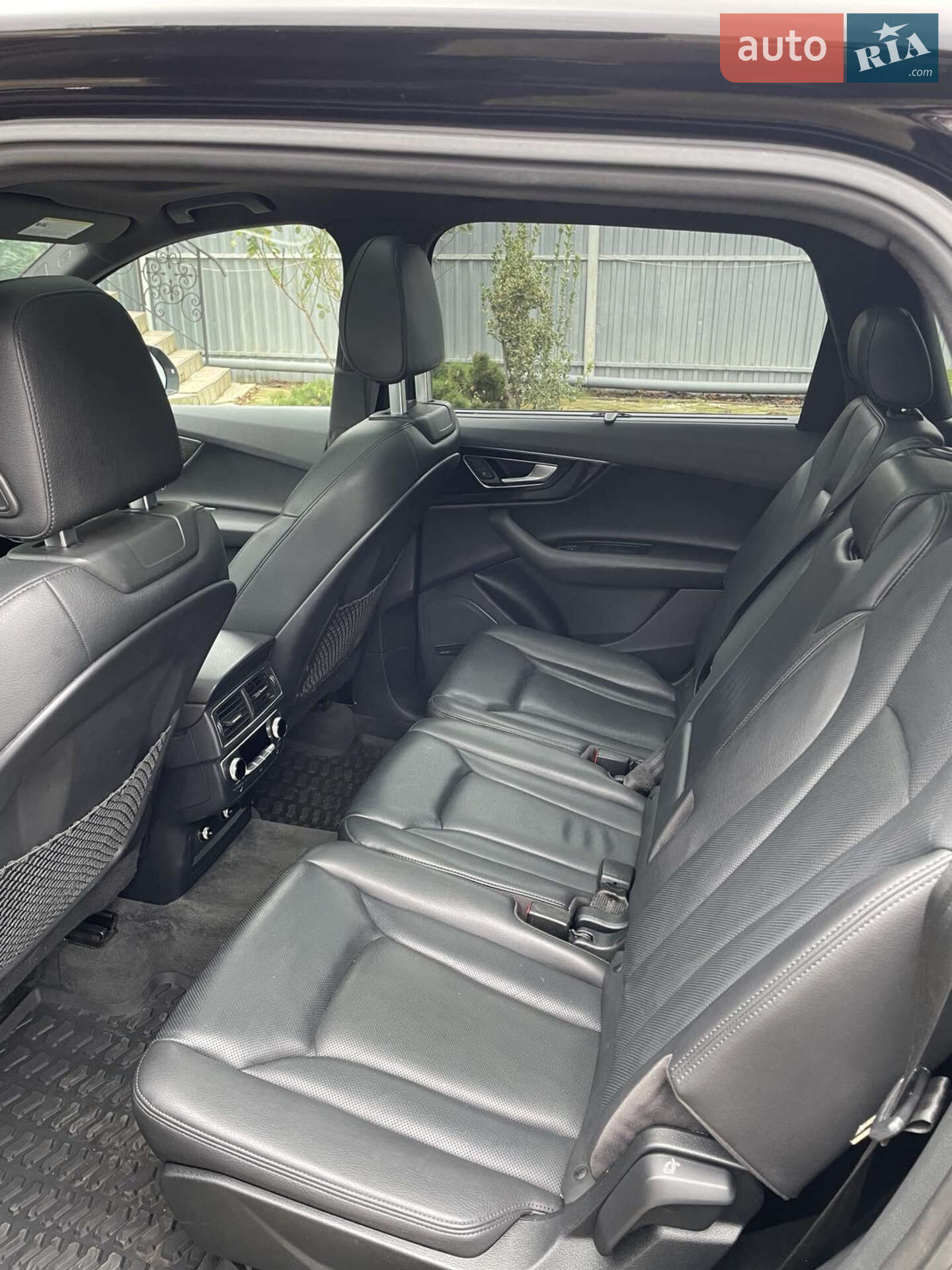 Audi Q7 2019 VIN WA1LAAF72KD046763 фото оголошення 34 з 36