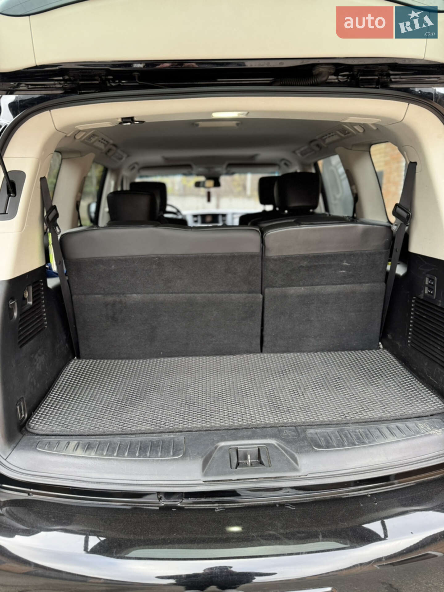 Infiniti QX56 2011 VIN JN1JANZ62U0001577 фото оголошення 10 з 26