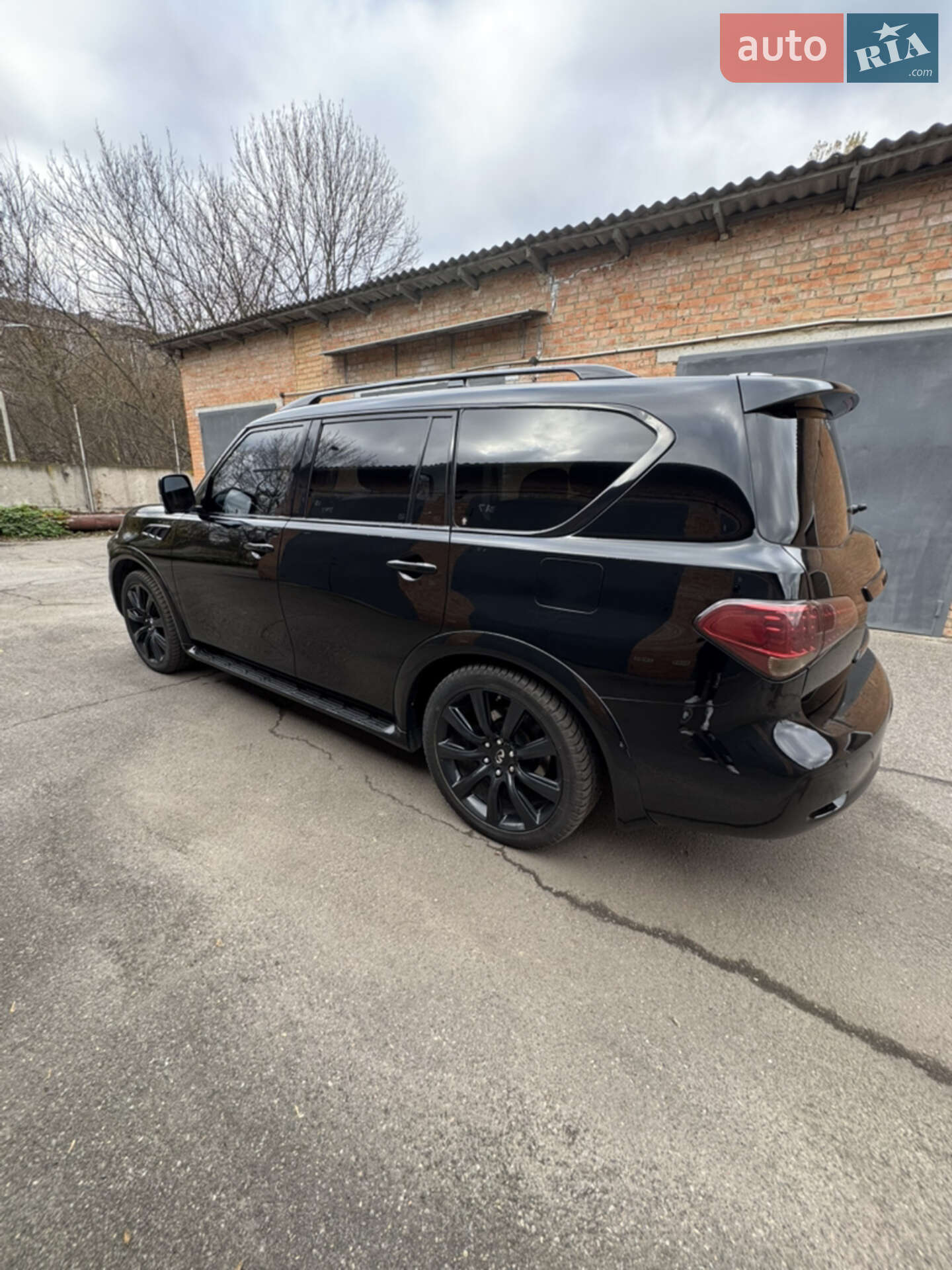 Infiniti QX56 2011 VIN JN1JANZ62U0001577 фото оголошення 3 з 26