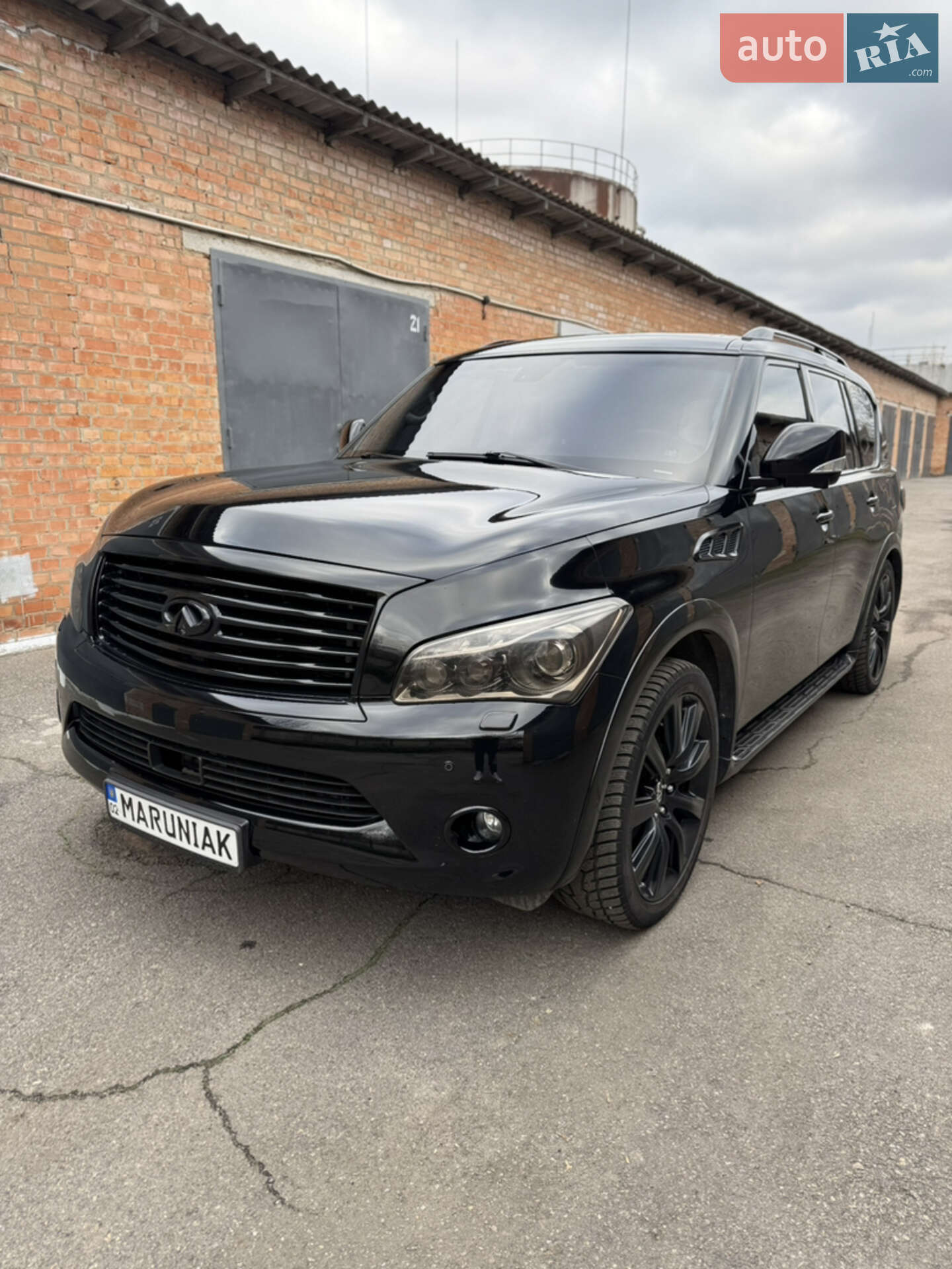 Infiniti QX56 2011 VIN JN1JANZ62U0001577 фото оголошення 2 з 26
