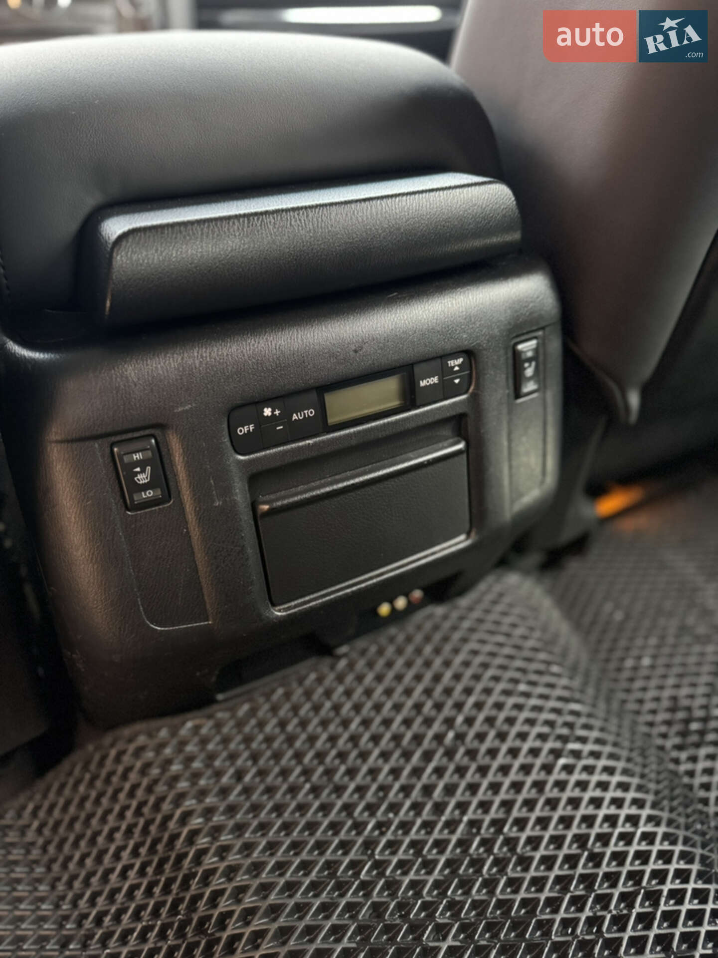 Infiniti QX56 2011 VIN JN1JANZ62U0001577 фото оголошення 21 з 26