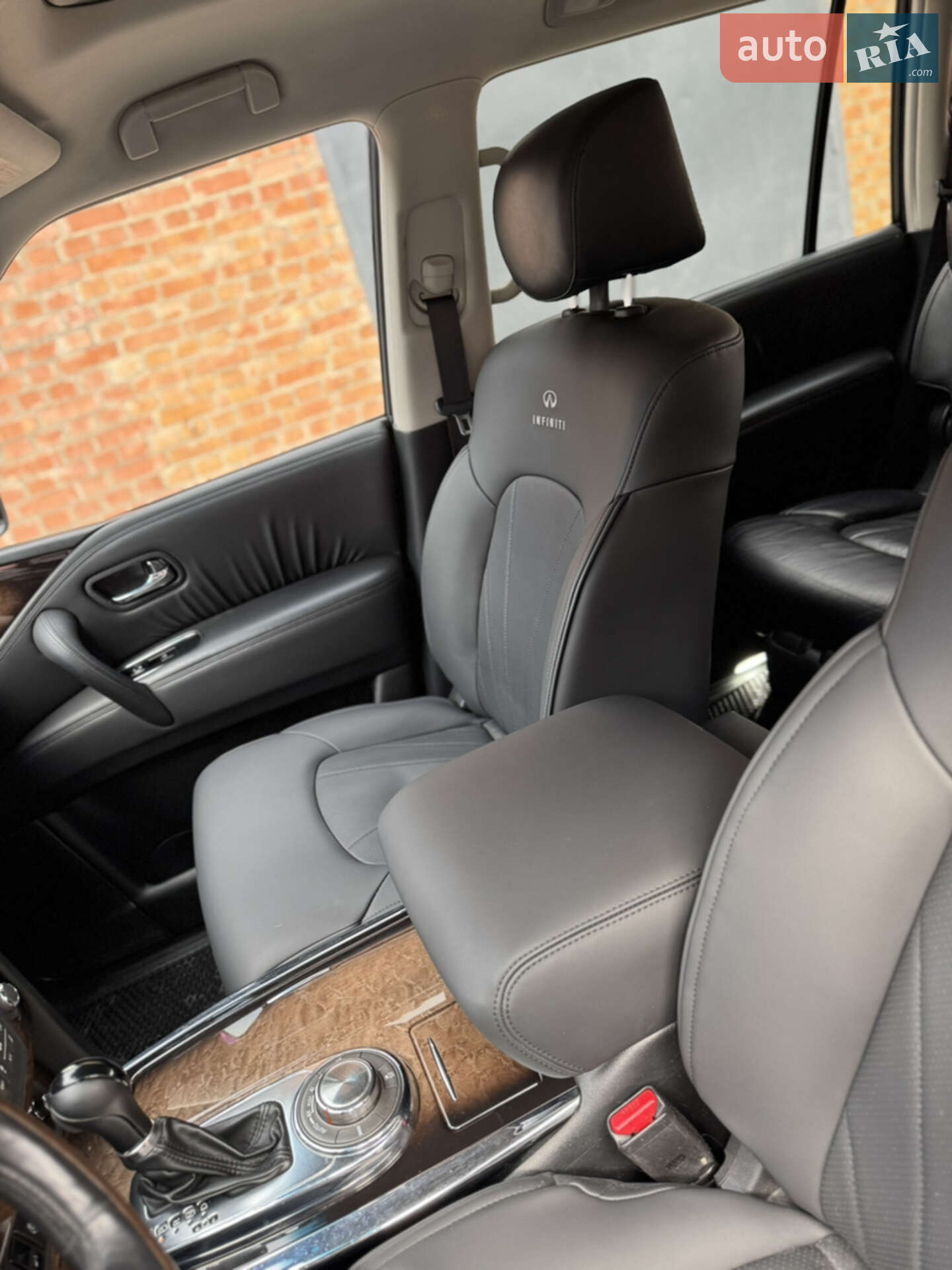 Infiniti QX56 2011 VIN JN1JANZ62U0001577 фото оголошення 22 з 26