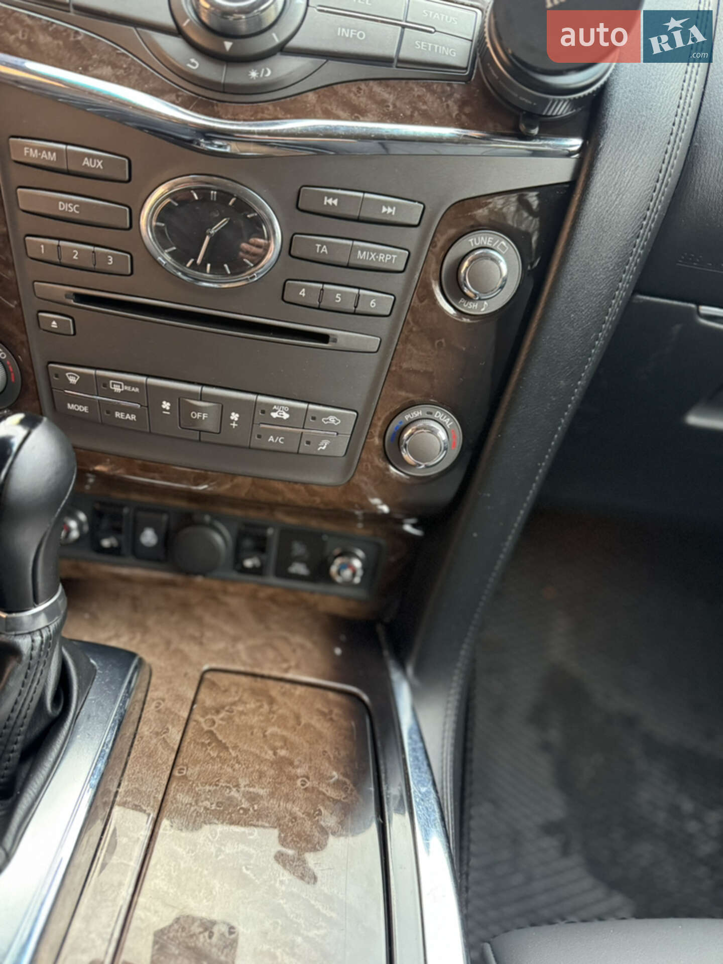 Infiniti QX56 2011 VIN JN1JANZ62U0001577 фото оголошення 18 з 26