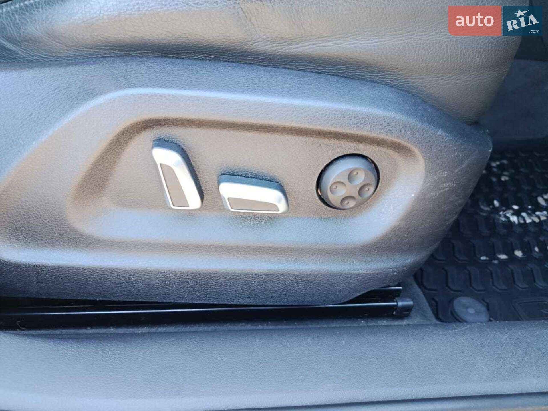 Audi Q3 2015 VIN WA1BFCFS9GR014125 фото оголошення 16 з 19