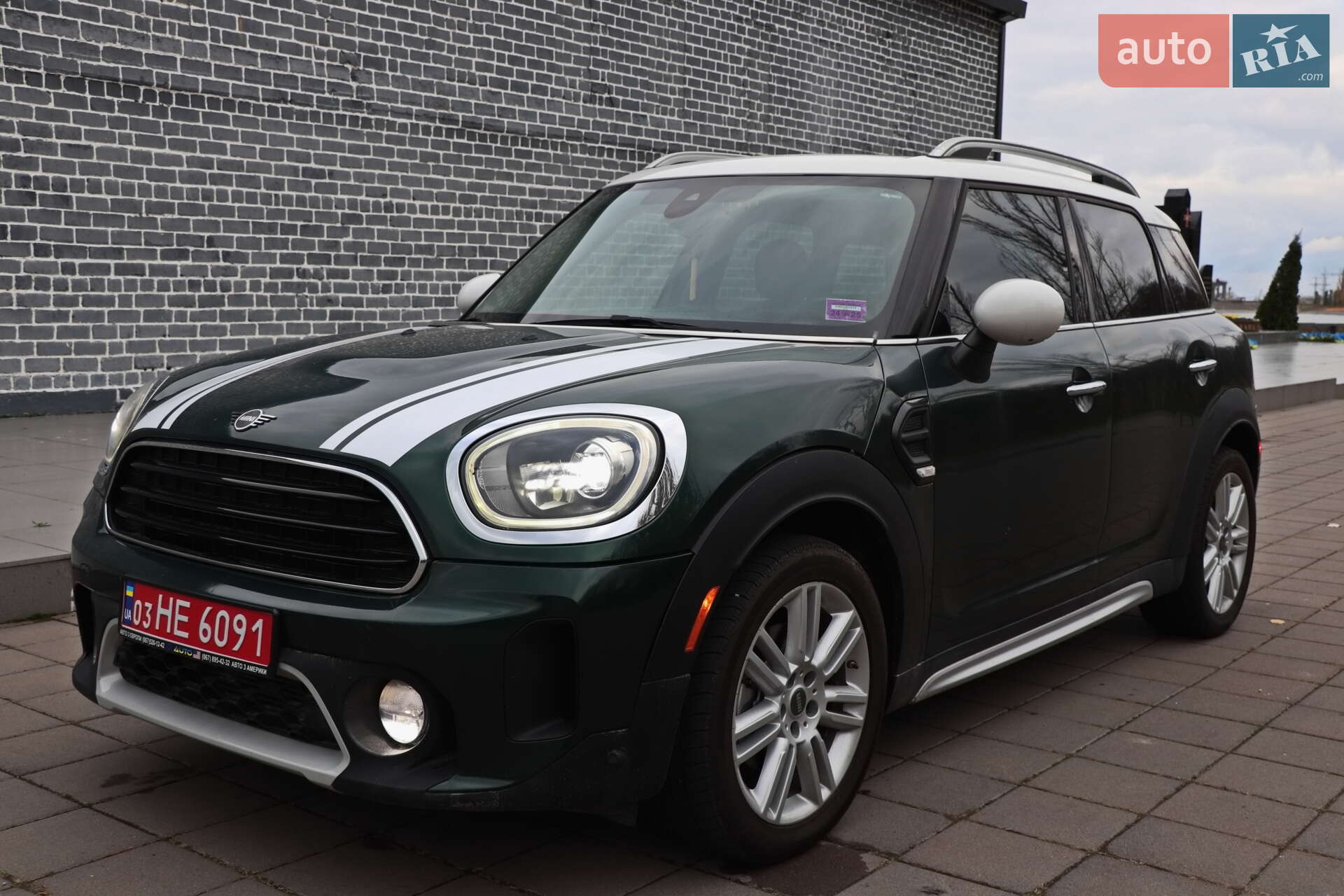 MINI Countryman 2018 VIN WMZYS7C57K3F46859 фото оголошення 3 з 32
