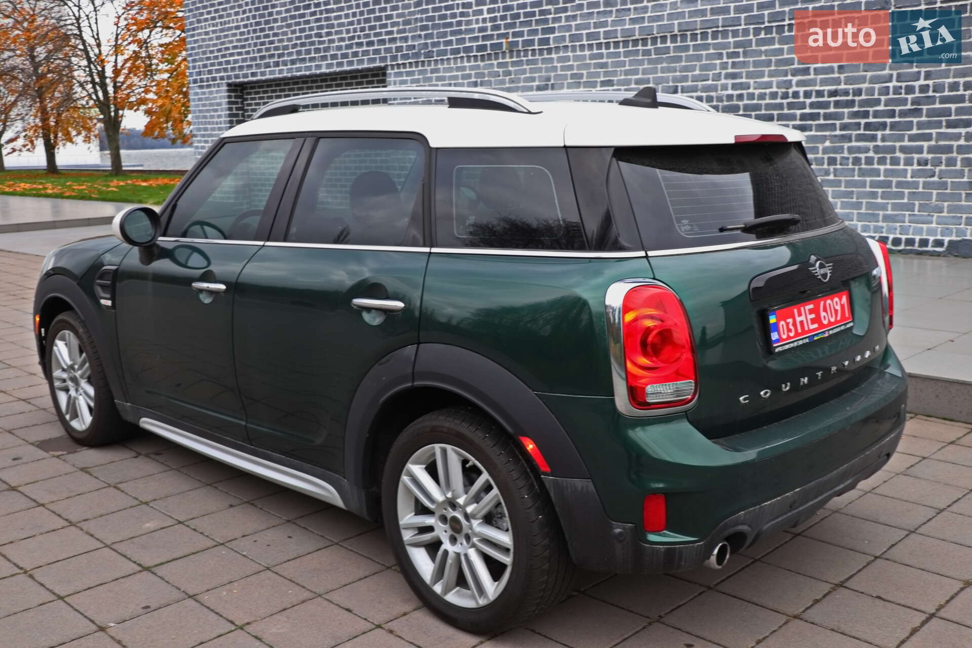 MINI Countryman 2018 VIN WMZYS7C57K3F46859 фото оголошення 5 з 32