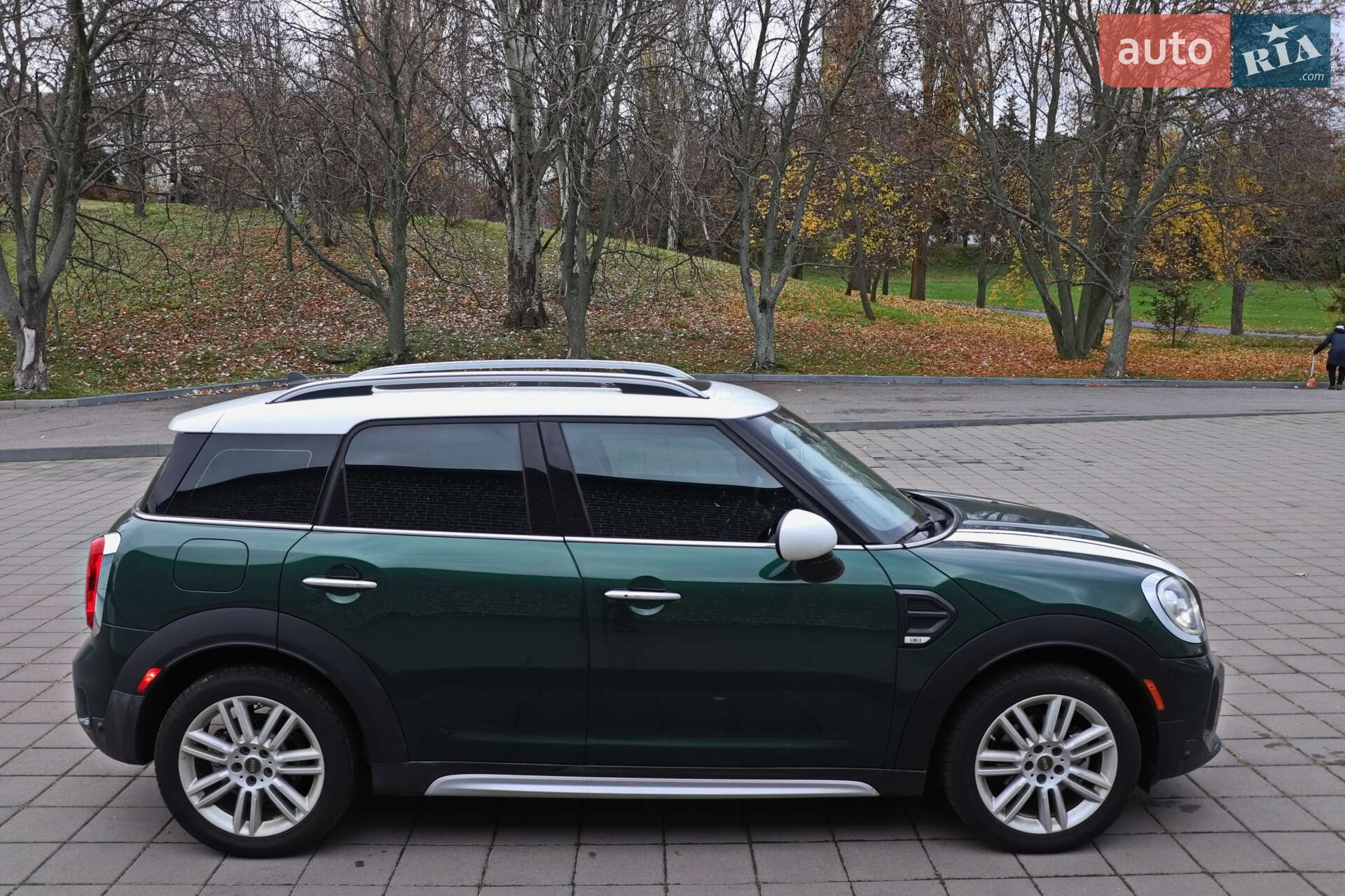 MINI Countryman 2018 VIN WMZYS7C57K3F46859 фото оголошення 9 з 32