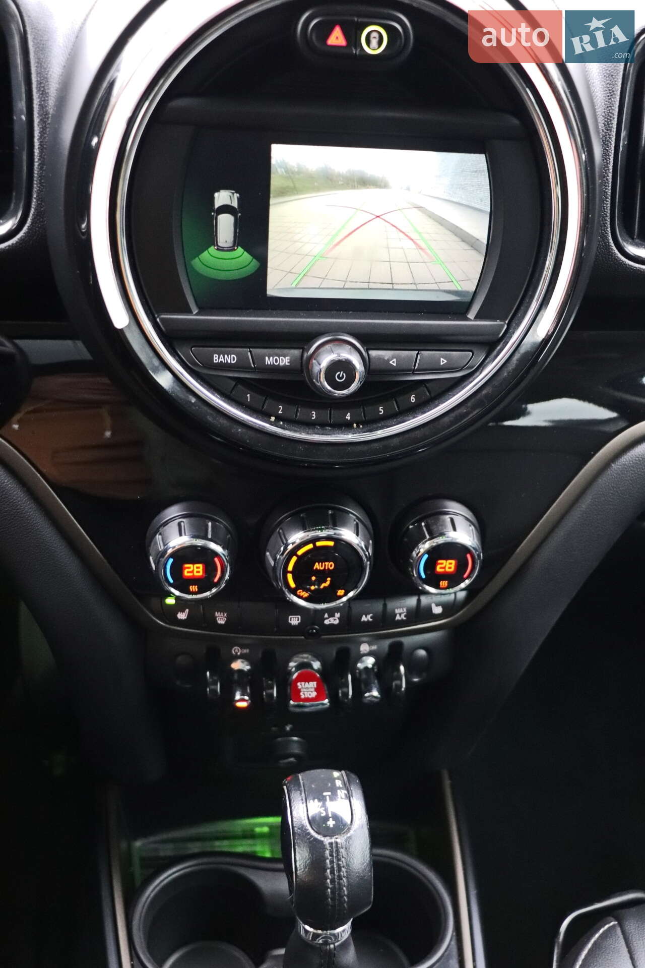 MINI Countryman 2018 VIN WMZYS7C57K3F46859 фото оголошення 21 з 32