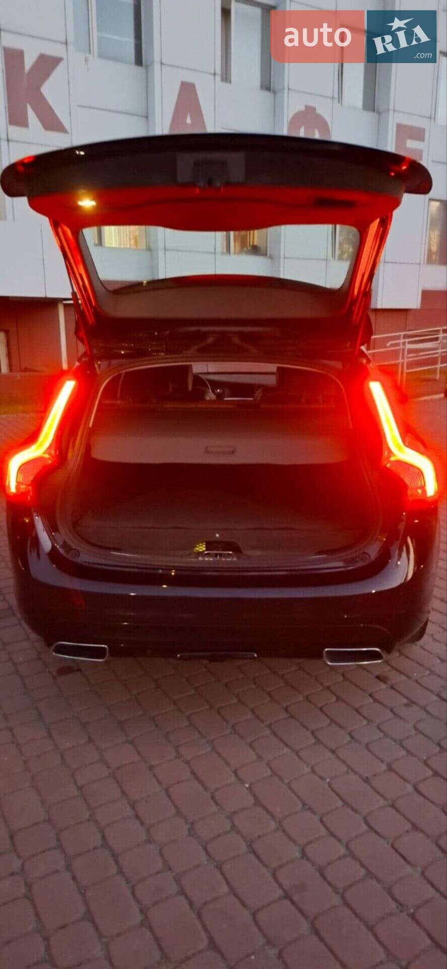 Volvo V60 2014 VIN YV1GWAA50E1204832 фото оголошення 17 з 20