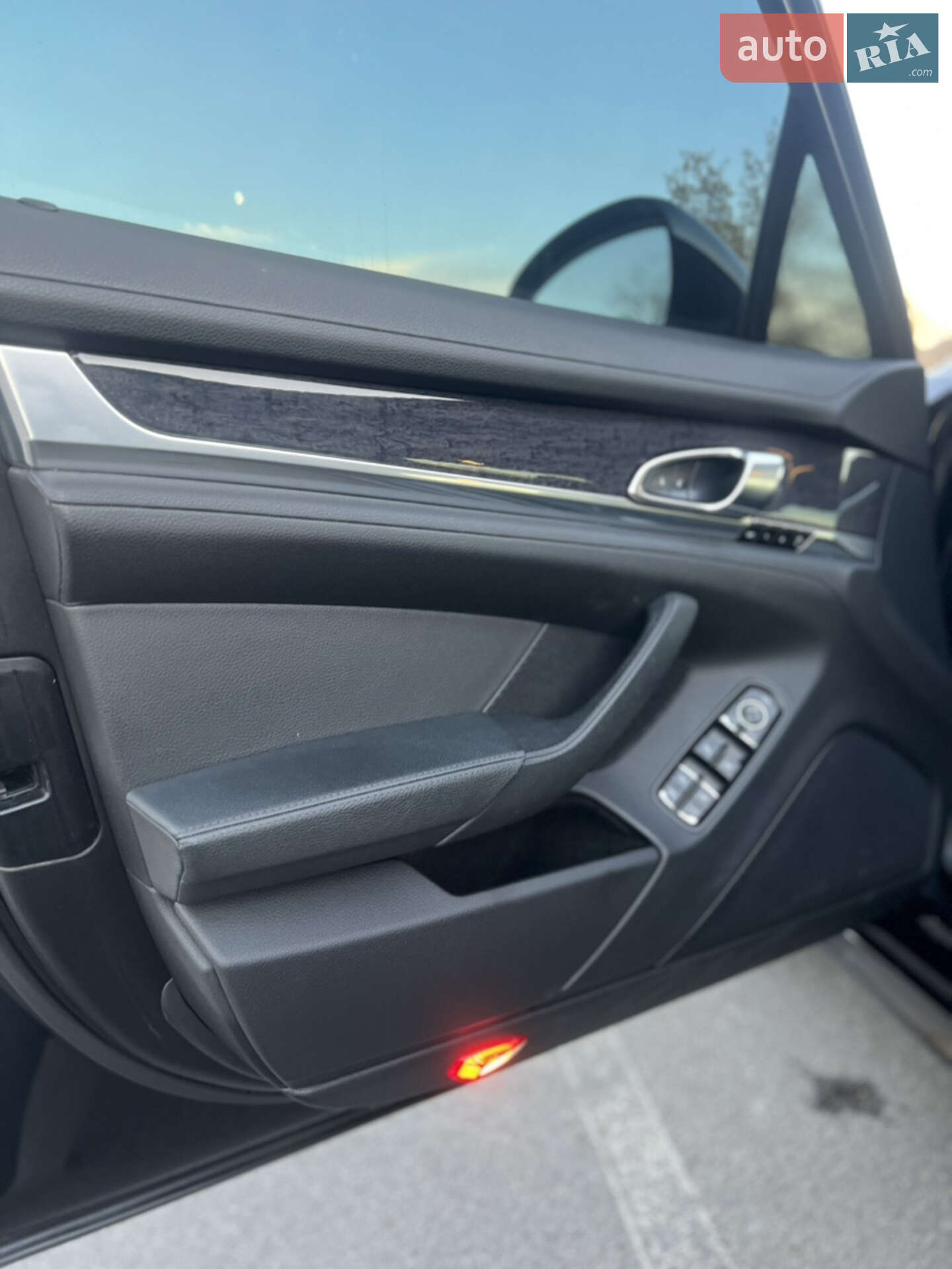 Porsche Panamera 2013 VIN WP0ZZZ97ZEL000860 фото оголошення 31 з 55