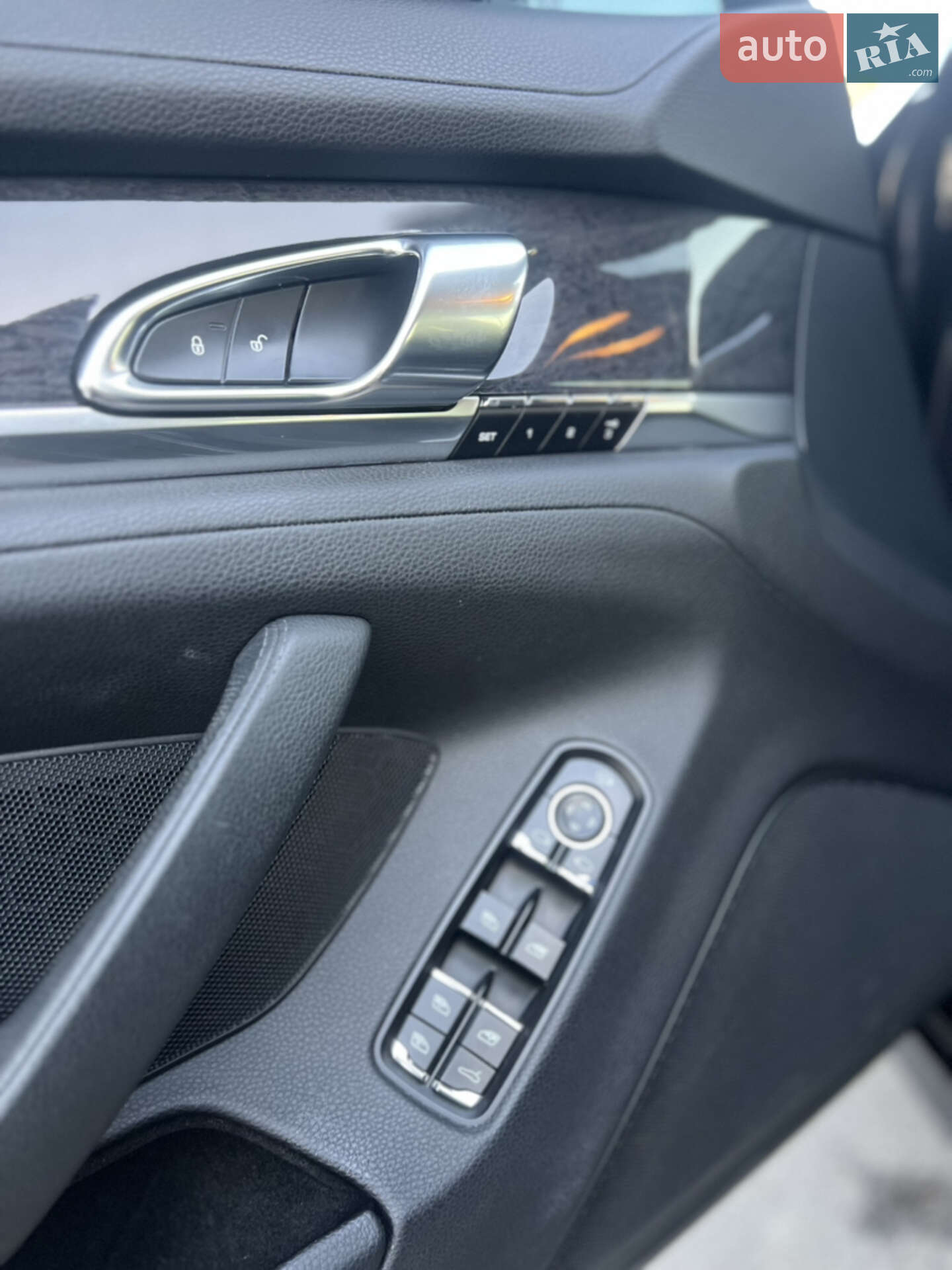 Porsche Panamera 2013 VIN WP0ZZZ97ZEL000860 фото оголошення 34 з 55