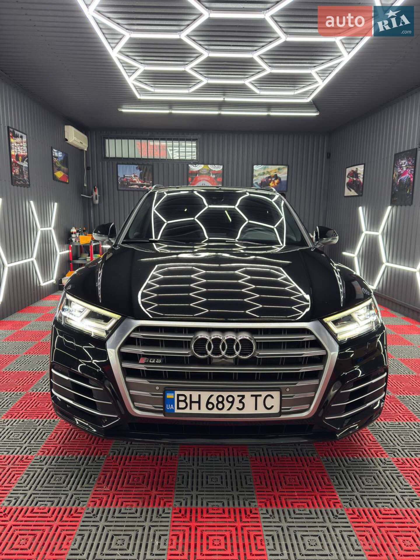 Audi Q5 2018 VIN WA1BNAFY2J2209365 фото оголошення 2 з 23