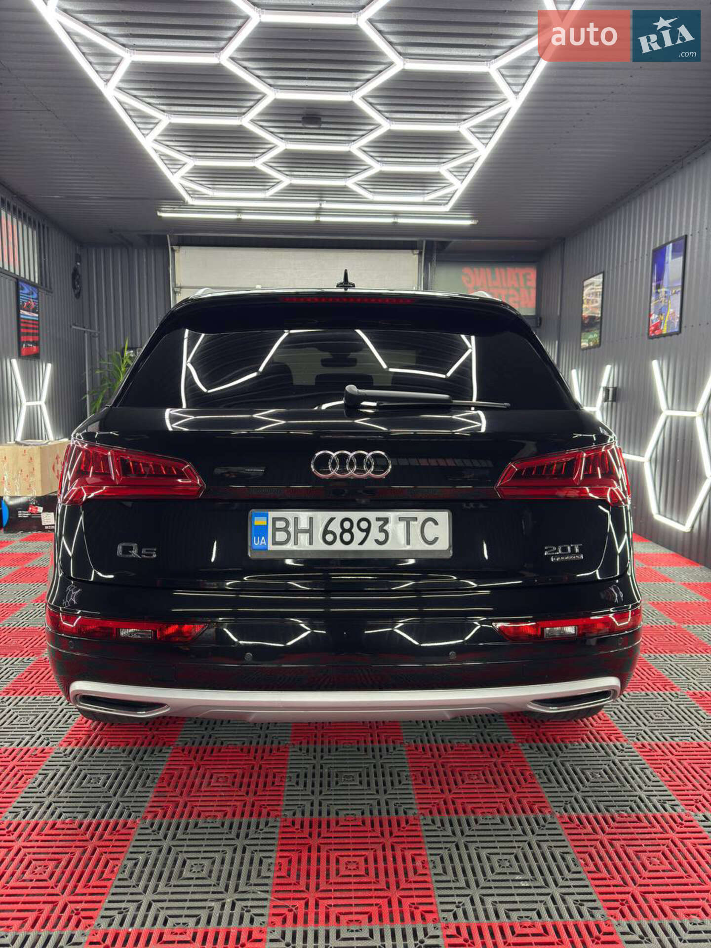 Audi Q5 2018 VIN WA1BNAFY2J2209365 фото оголошення 5 з 23