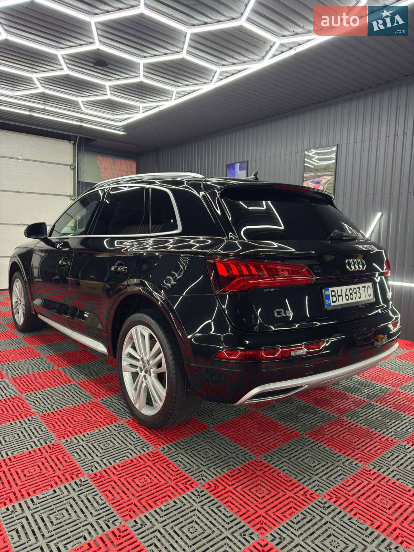 Audi Q5 2018 VIN WA1BNAFY2J2209365 фото оголошення 4 з 23