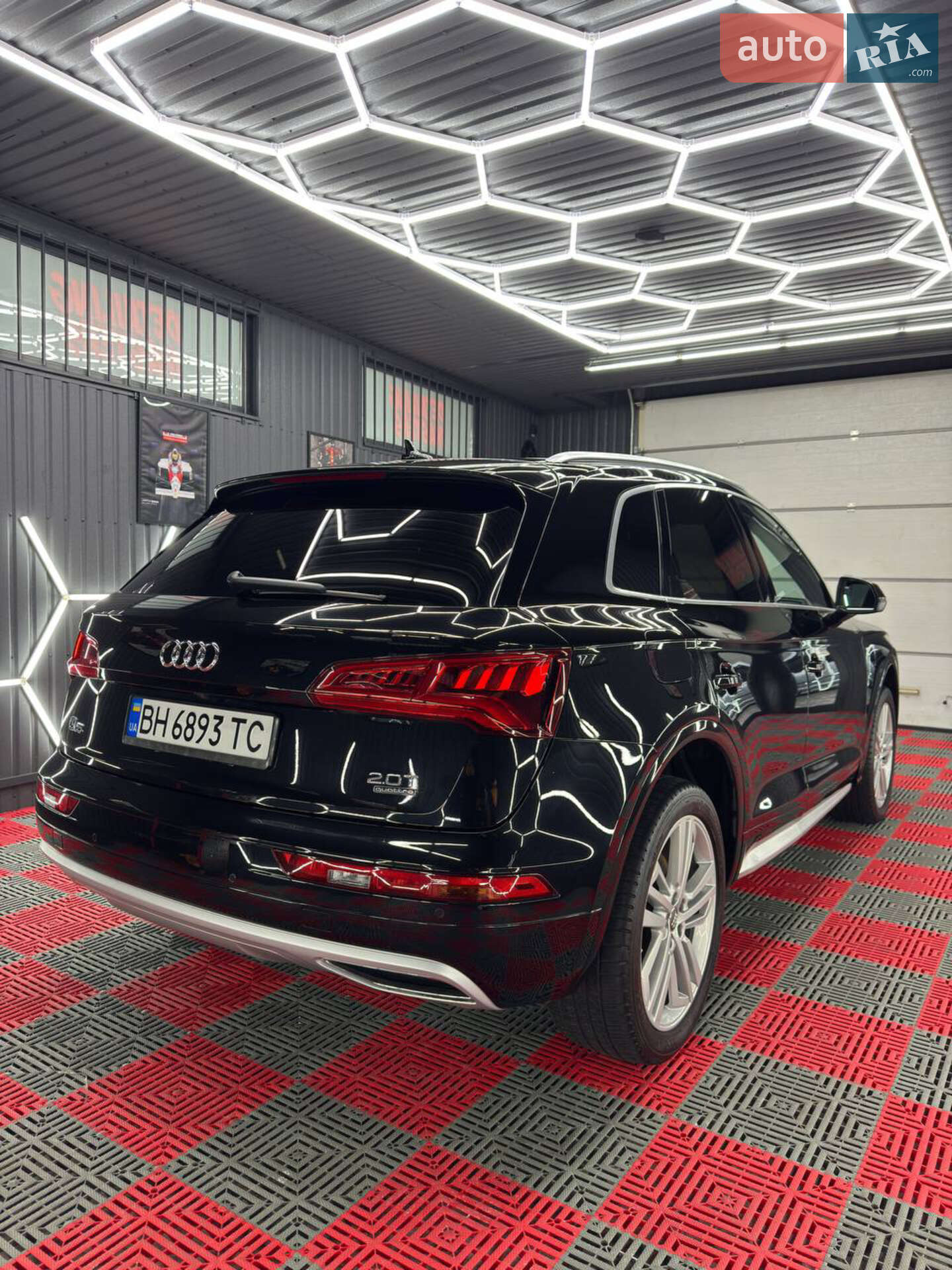 Audi Q5 2018 VIN WA1BNAFY2J2209365 фото оголошення 6 з 23