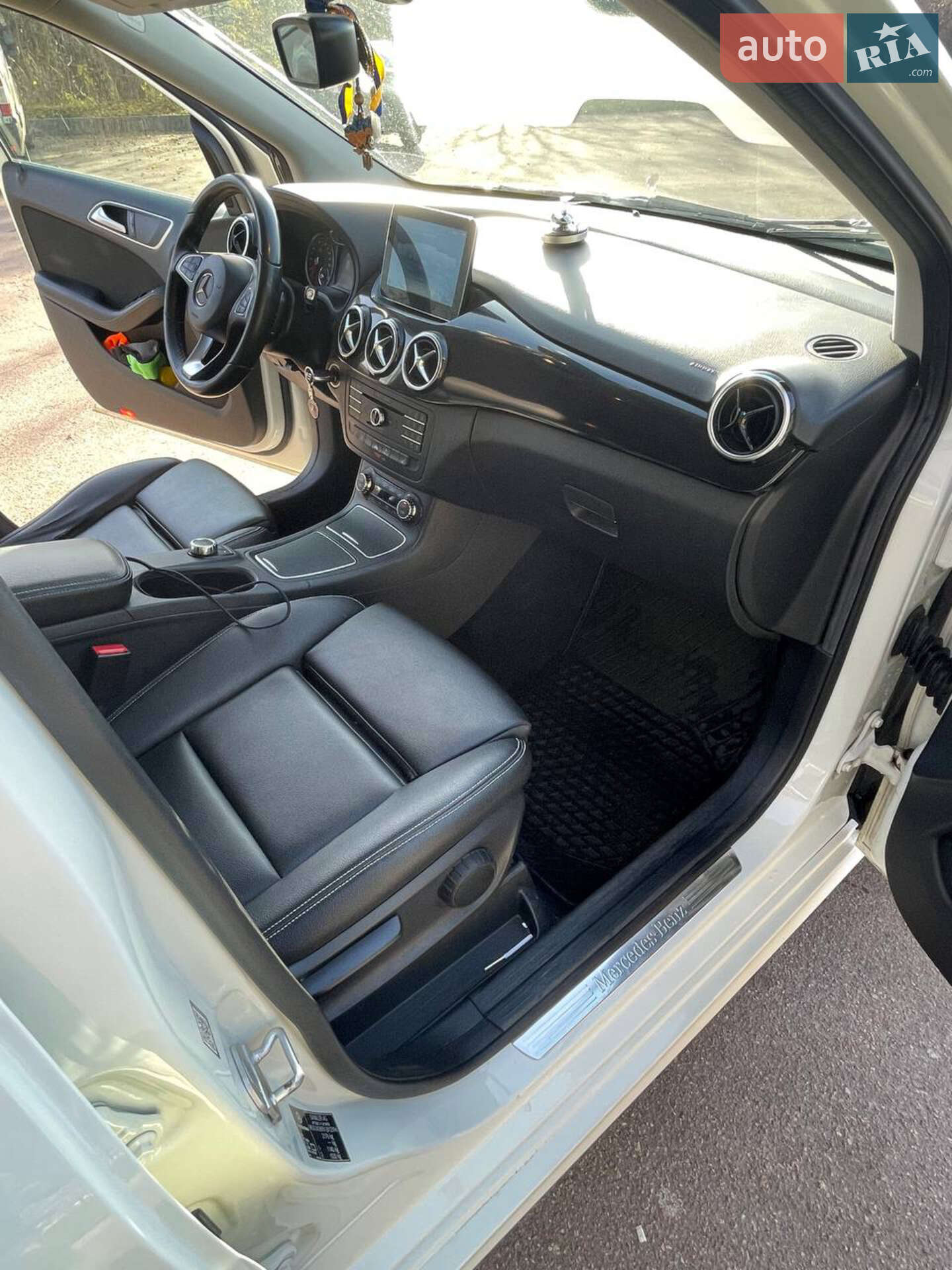 Mercedes-Benz B-Class 2016 VIN WDD2428901J012396 фото оголошення 8 з 11