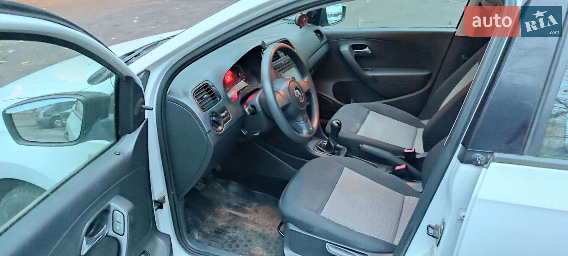 Volkswagen Polo 2013 VIN XW8ZZZ61ZDG053275 фото оголошення 9 з 21