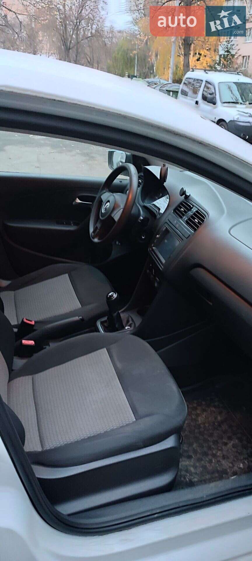 Volkswagen Polo 2013 VIN XW8ZZZ61ZDG053275 фото оголошення 15 з 21