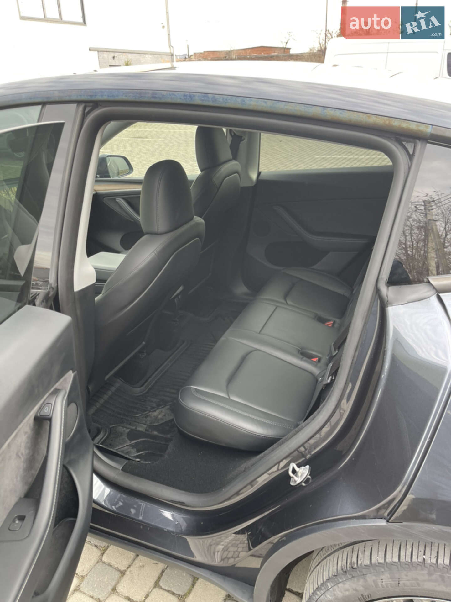 Tesla Model Y 2024 VIN 7SAYGDEE7RA304564 фото оголошення 5 з 7
