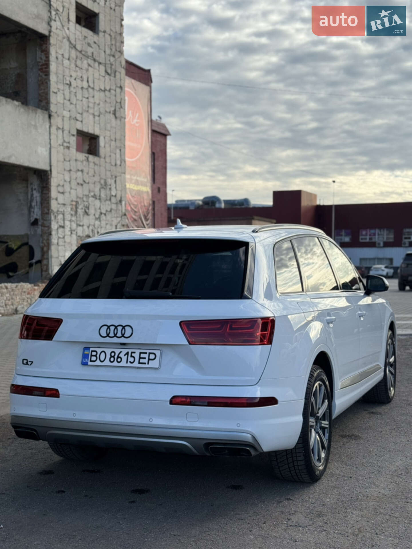Audi Q7 2018 VIN WA1LHAF75KD024641 фото оголошення 3 з 37