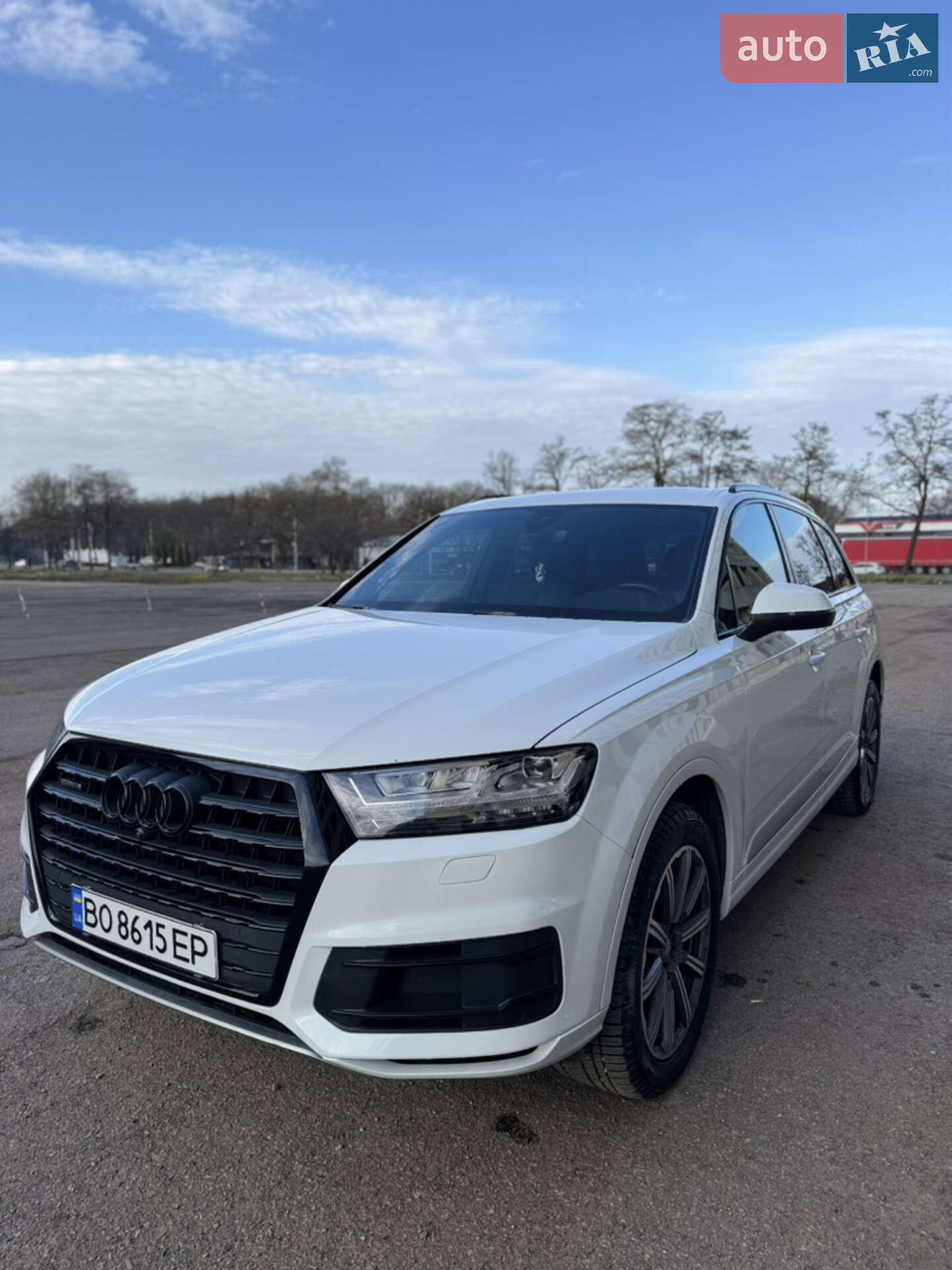 Audi Q7 2018 VIN WA1LHAF75KD024641 фото оголошення 11 з 37