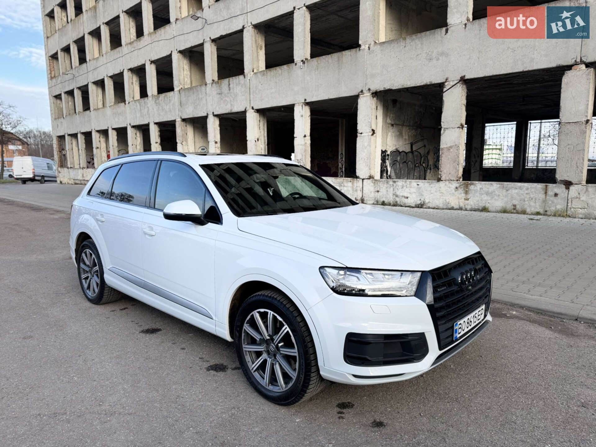 Audi Q7 2018 VIN WA1LHAF75KD024641 фото оголошення 14 з 37