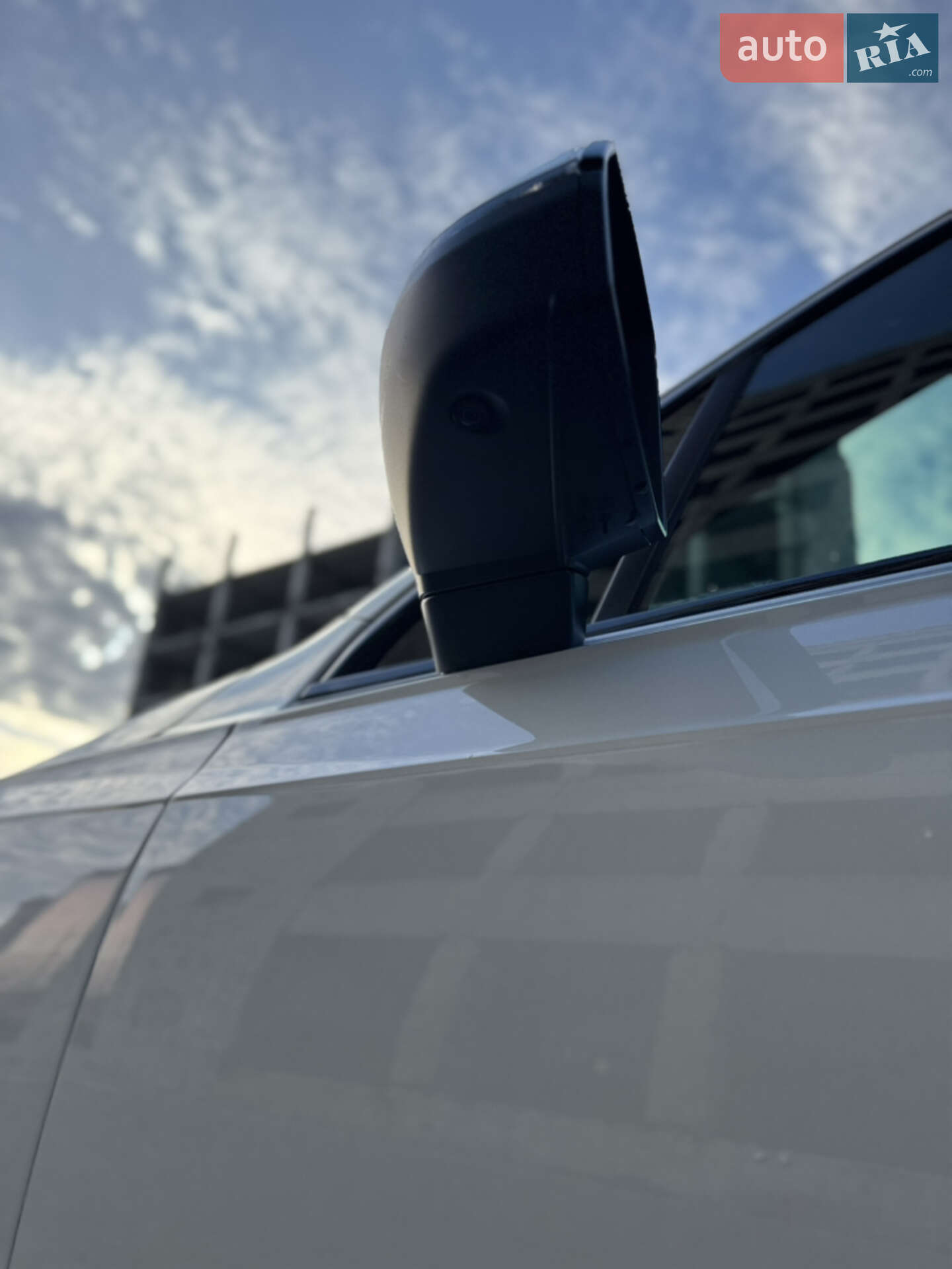 Audi Q7 2018 VIN WA1LHAF75KD024641 фото оголошення 17 з 37