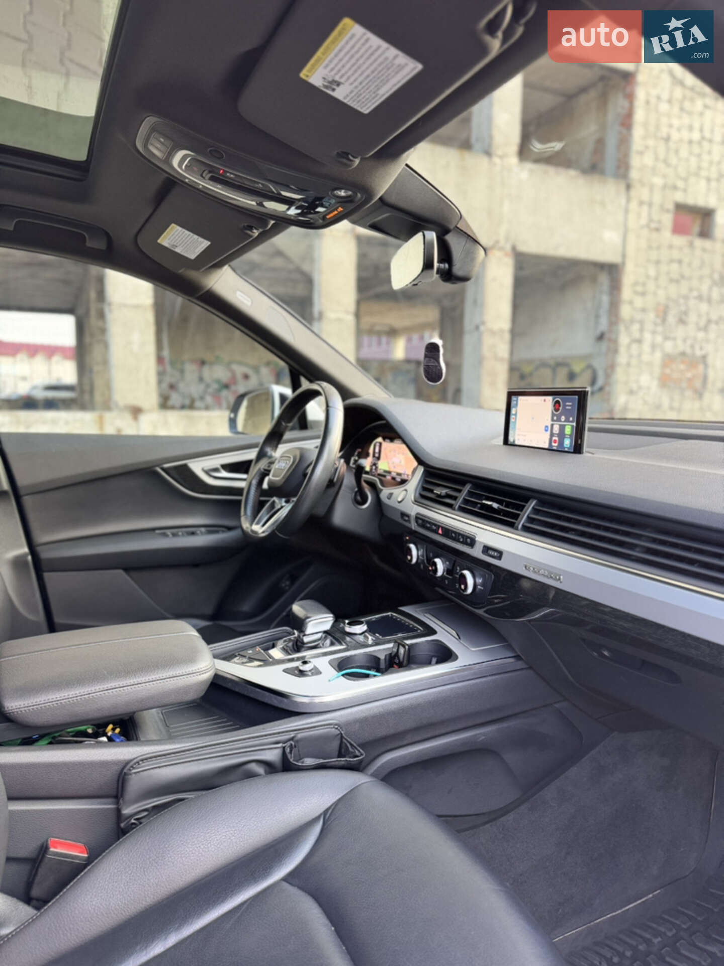 Audi Q7 2018 VIN WA1LHAF75KD024641 фото оголошення 19 з 37