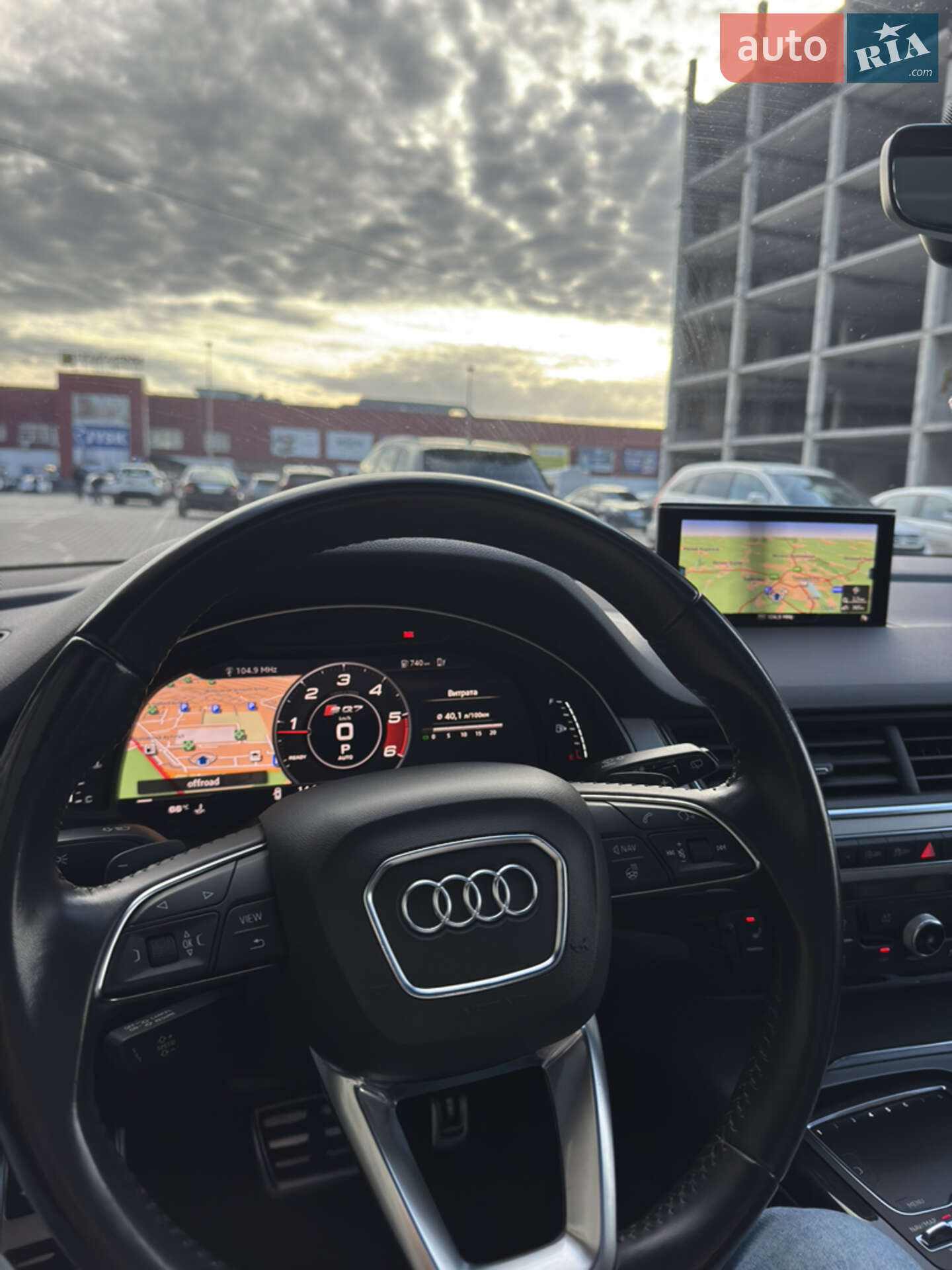 Audi Q7 2018 VIN WA1LHAF75KD024641 фото оголошення 21 з 37
