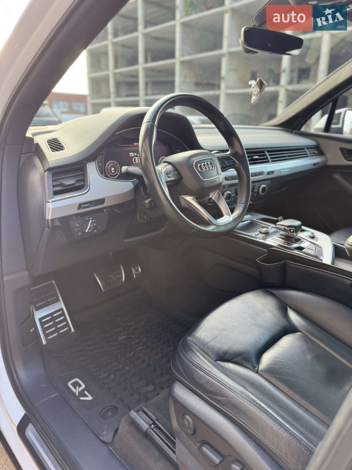 Audi Q7 2018 VIN WA1LHAF75KD024641 фото оголошення 27 з 37