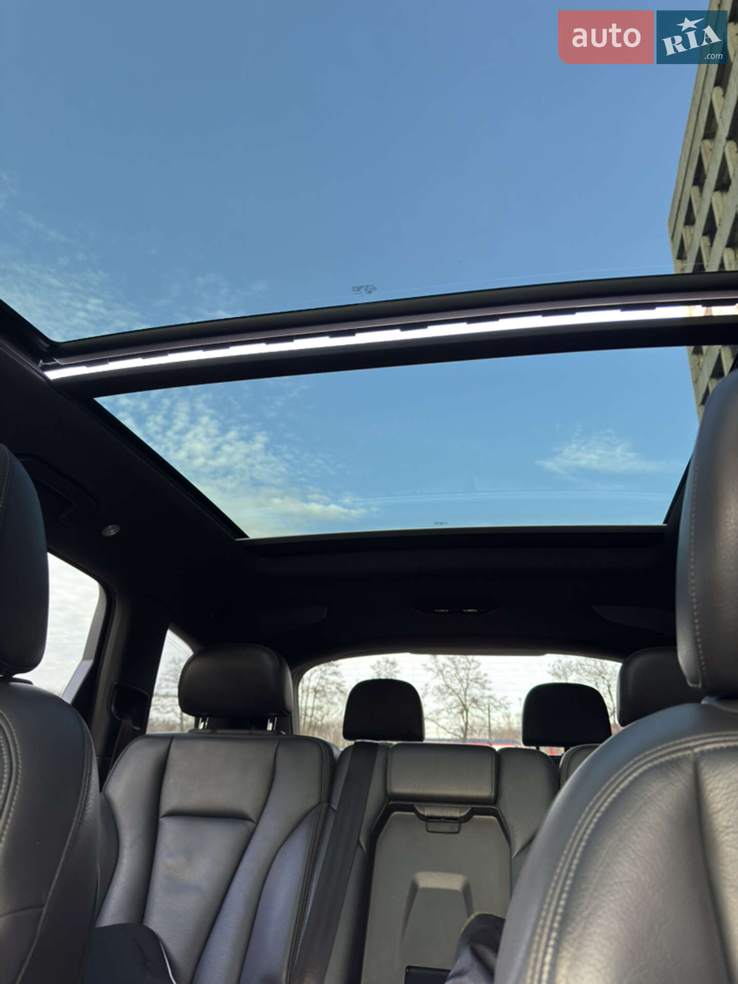 Audi Q7 2018 VIN WA1LHAF75KD024641 фото оголошення 32 з 37