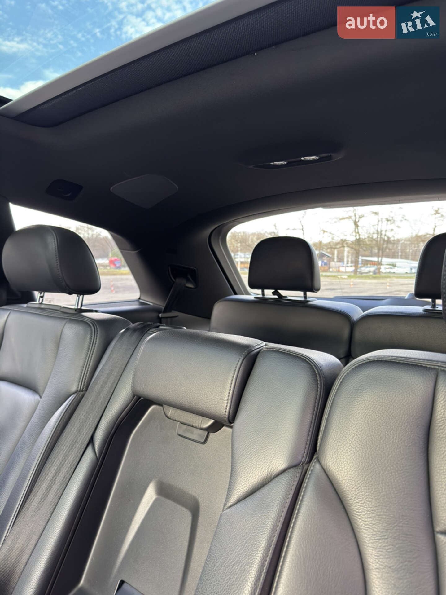 Audi Q7 2018 VIN WA1LHAF75KD024641 фото оголошення 33 з 37