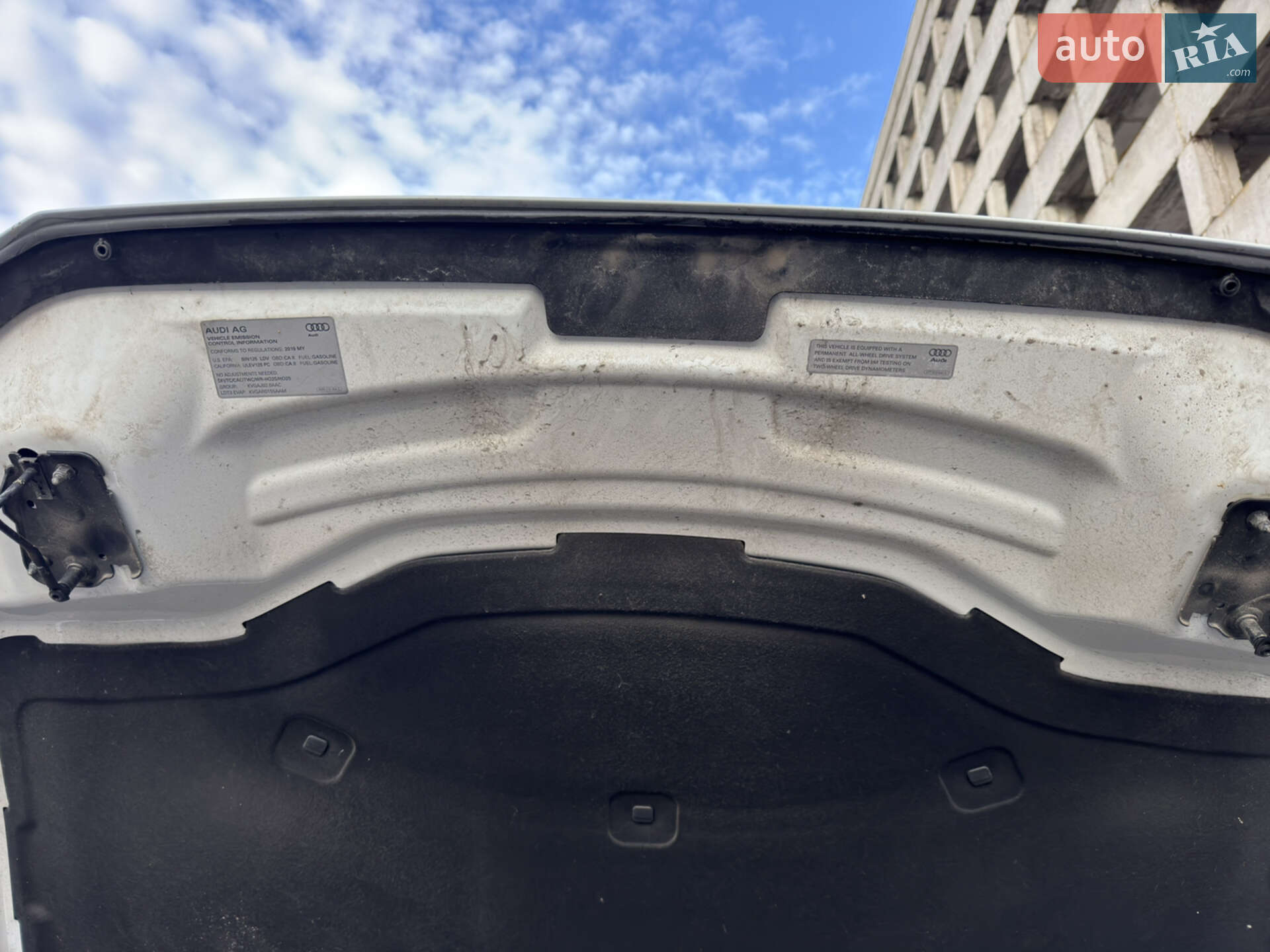 Audi Q7 2018 VIN WA1LHAF75KD024641 фото оголошення 34 з 37