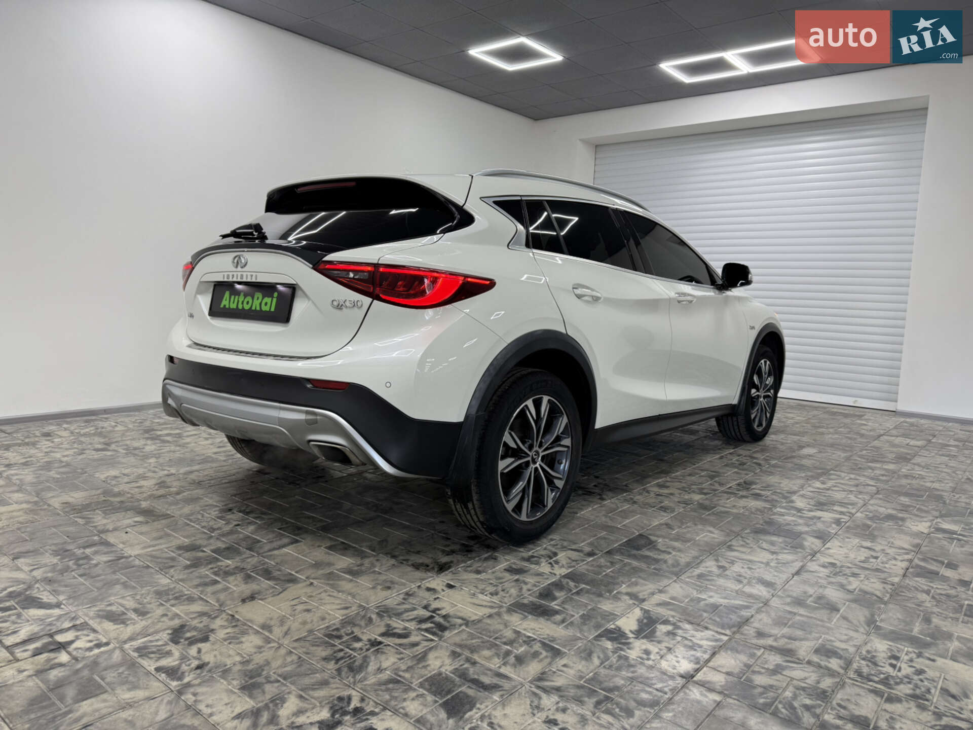 Infiniti QX30 2016 VIN SJKCH5CR0HA032298 фото оголошення 5 з 27