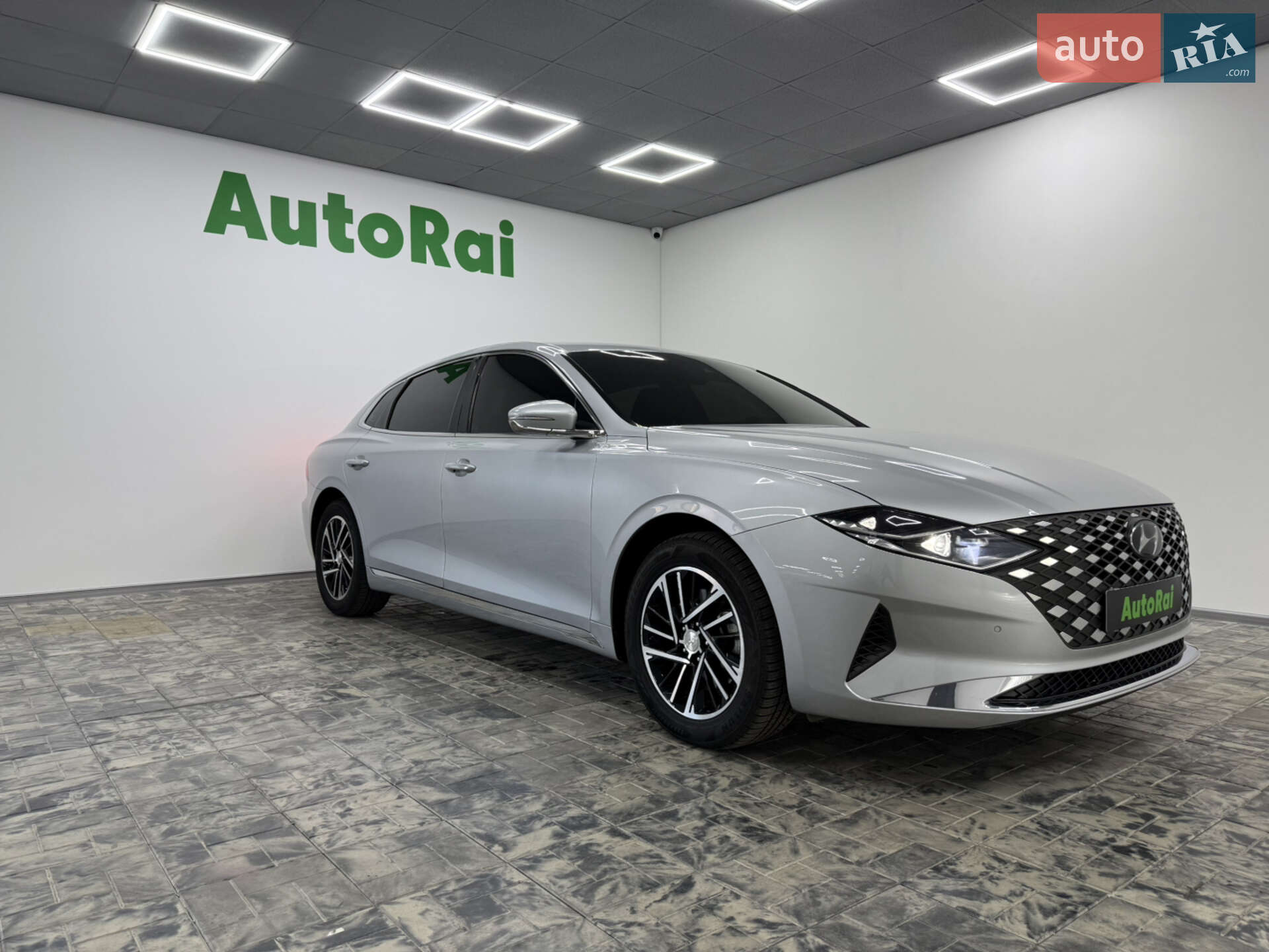 Hyundai Grandeur 2020 VIN KMHF341NBLA378072 фото оголошення 3 з 32