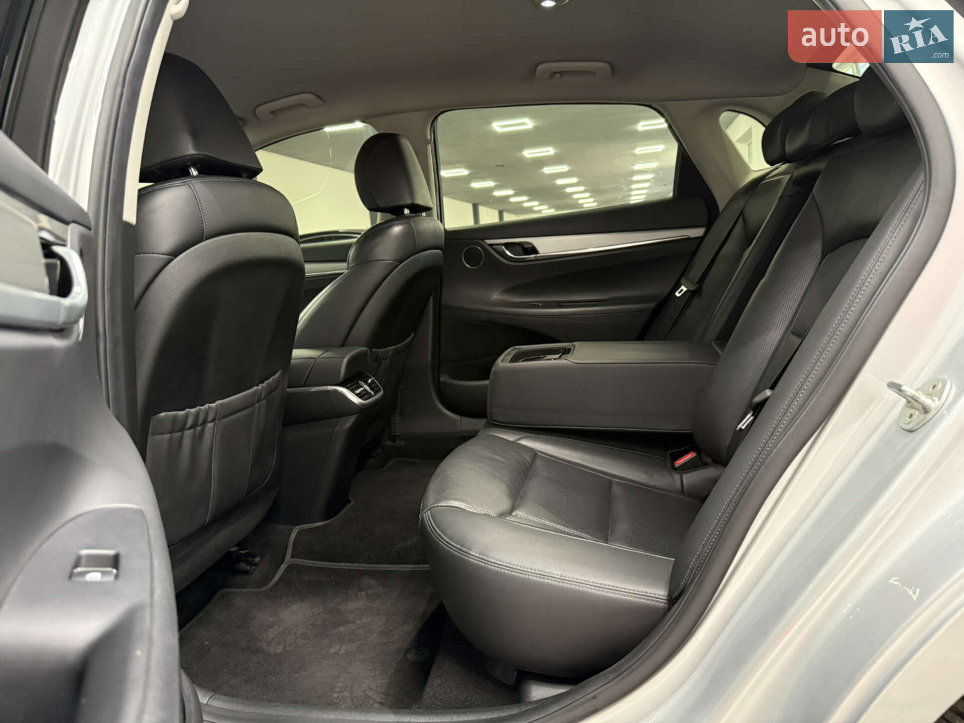 Hyundai Grandeur 2020 VIN KMHF341NBLA378072 фото оголошення 16 з 32