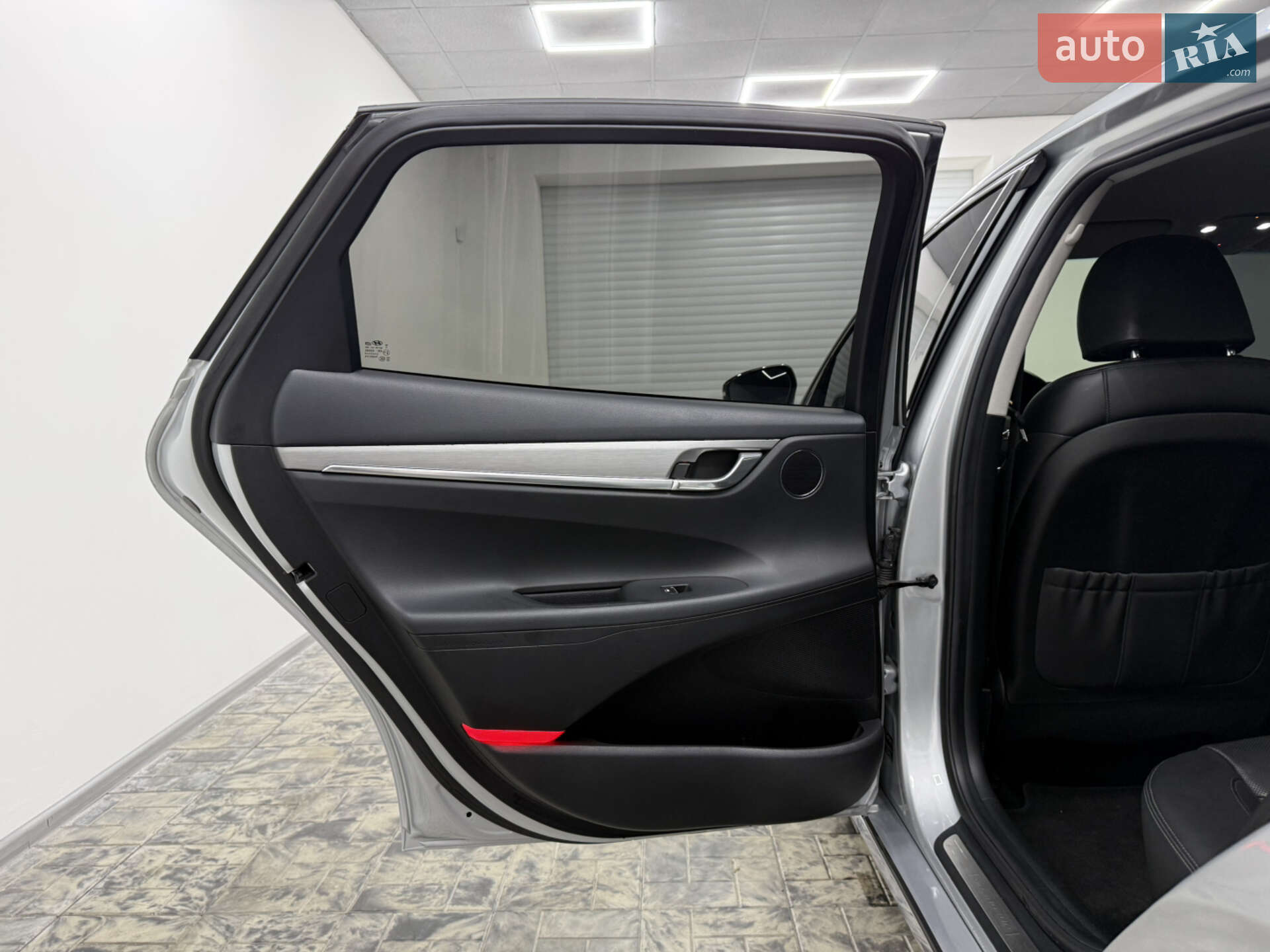 Hyundai Grandeur 2020 VIN KMHF341NBLA378072 фото оголошення 27 з 32