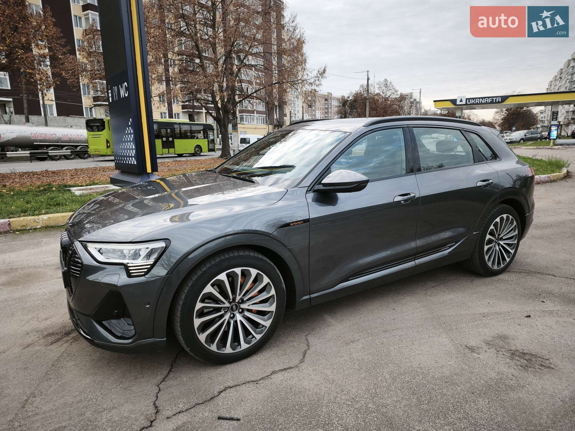 Audi e-tron 2022 VIN WAUZZZGE5NB031224 фото оголошення 3 з 22