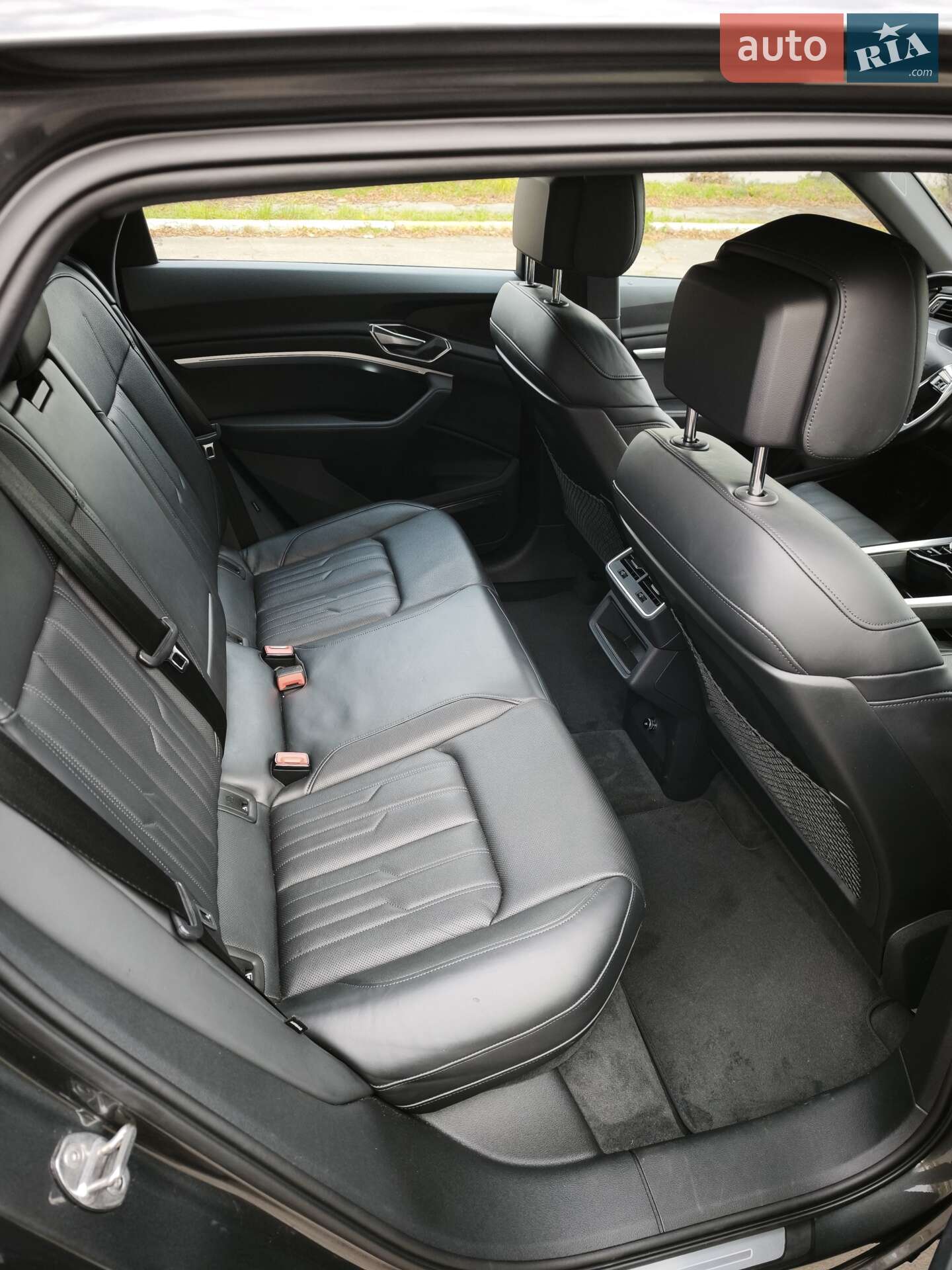 Audi e-tron 2022 VIN WAUZZZGE5NB031224 фото оголошення 17 з 22