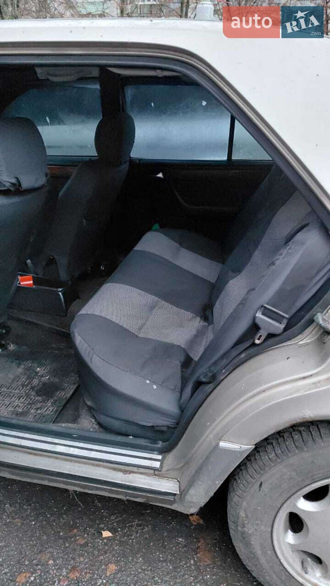 Mercedes-Benz E-Class 1990 VIN WDB1241251B301702 фото оголошення 5 з 6